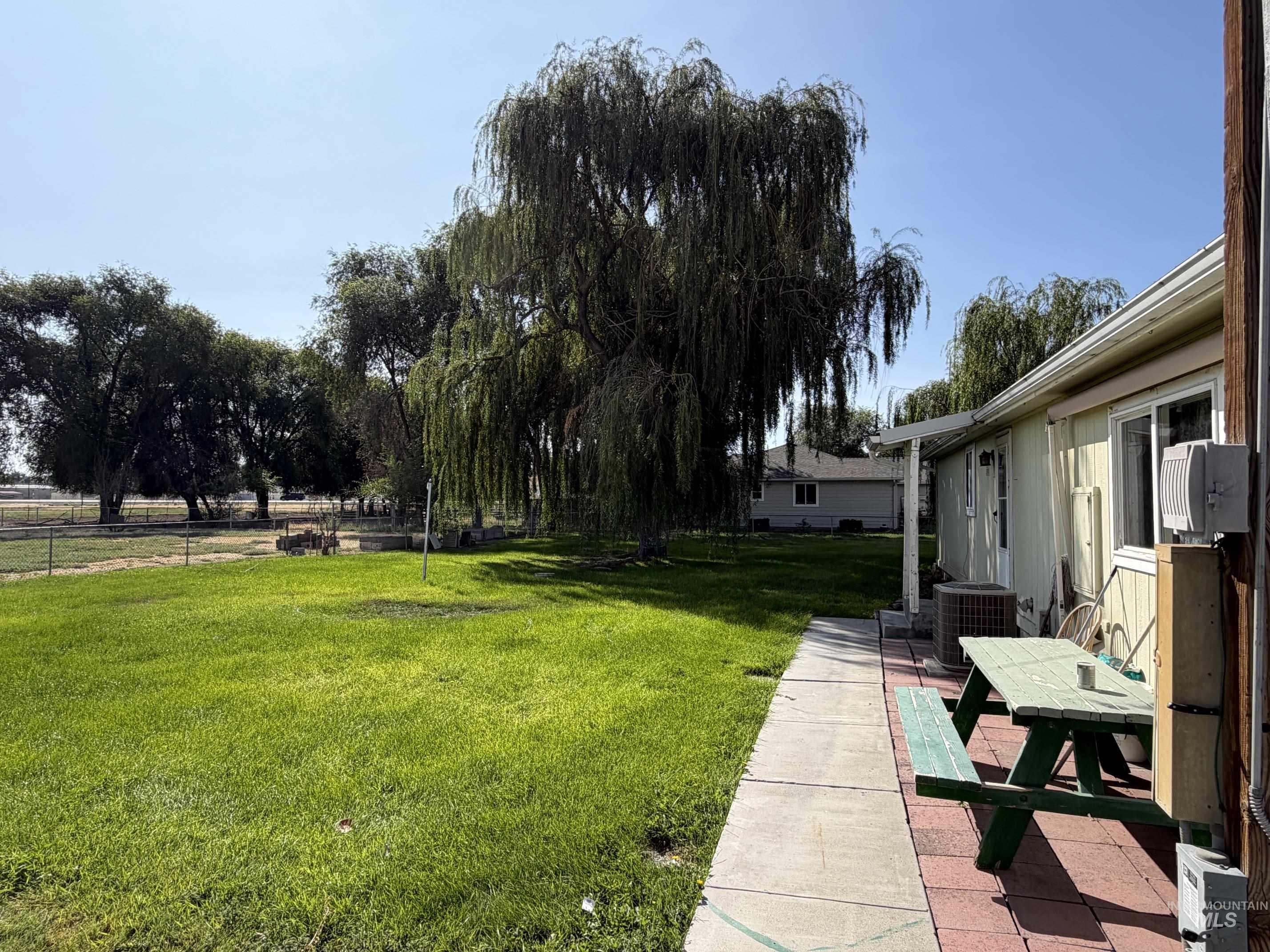 1203 Eelebach Way Property Photo 9
