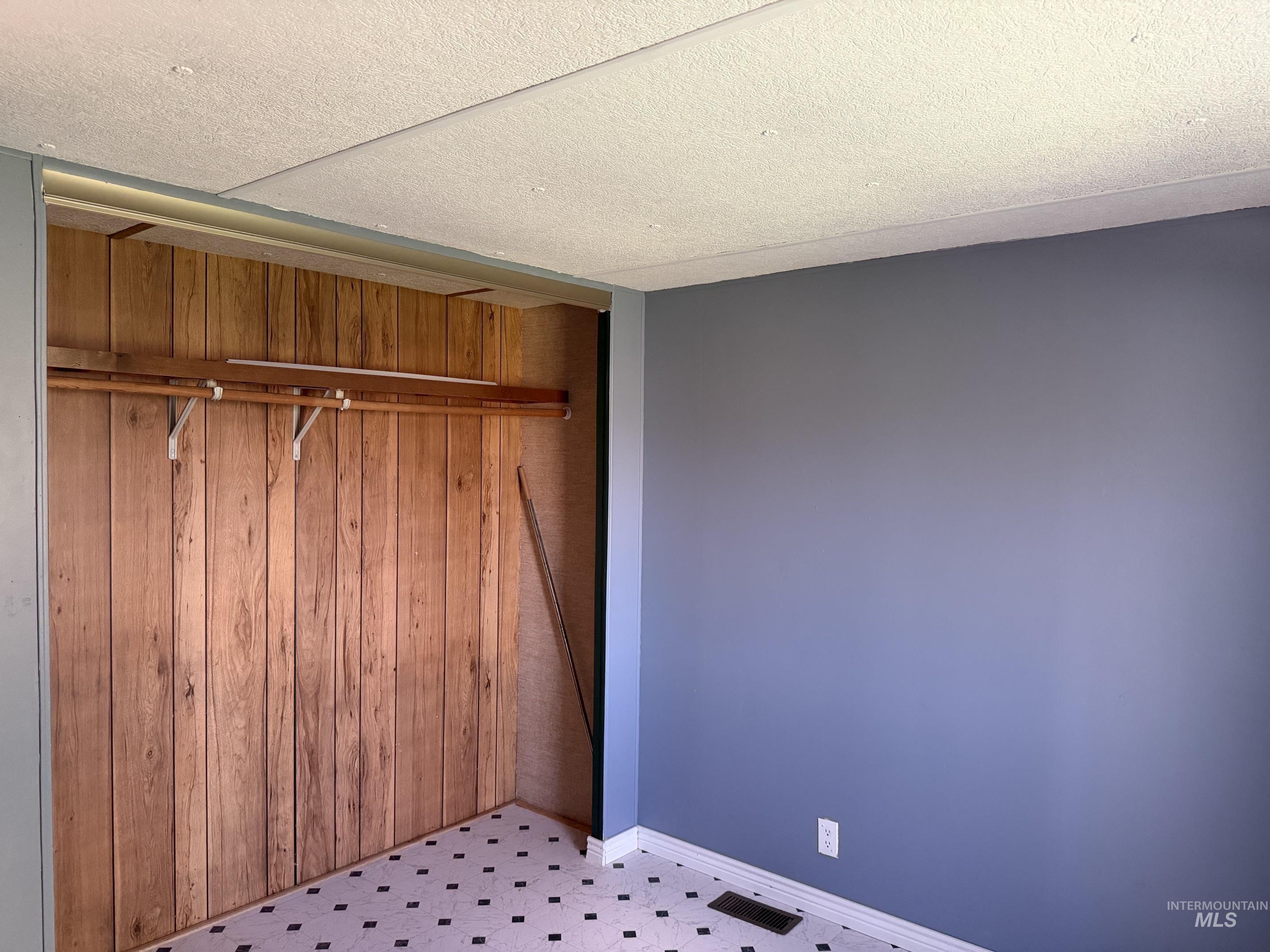 1203 Eelebach Way Property Photo 30
