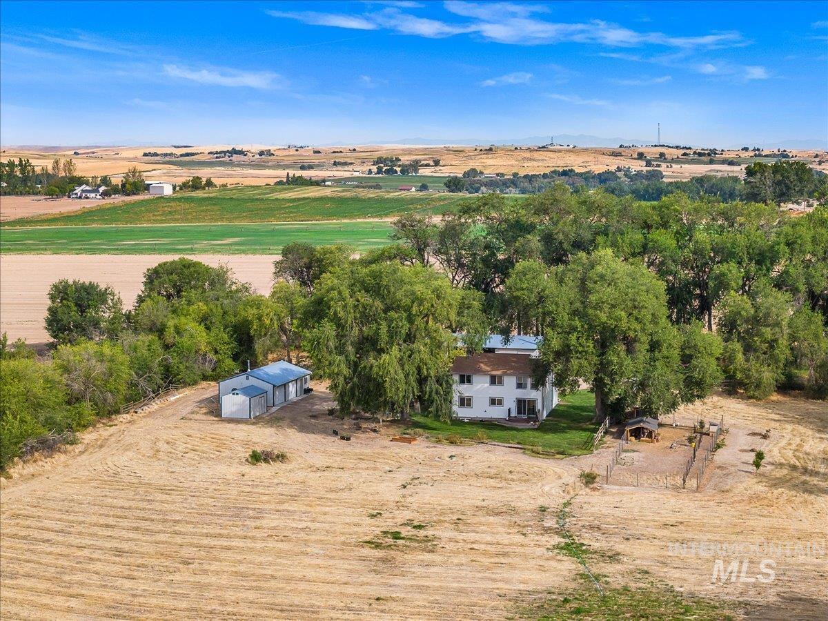 18507 Goodson Road Property Photo 4