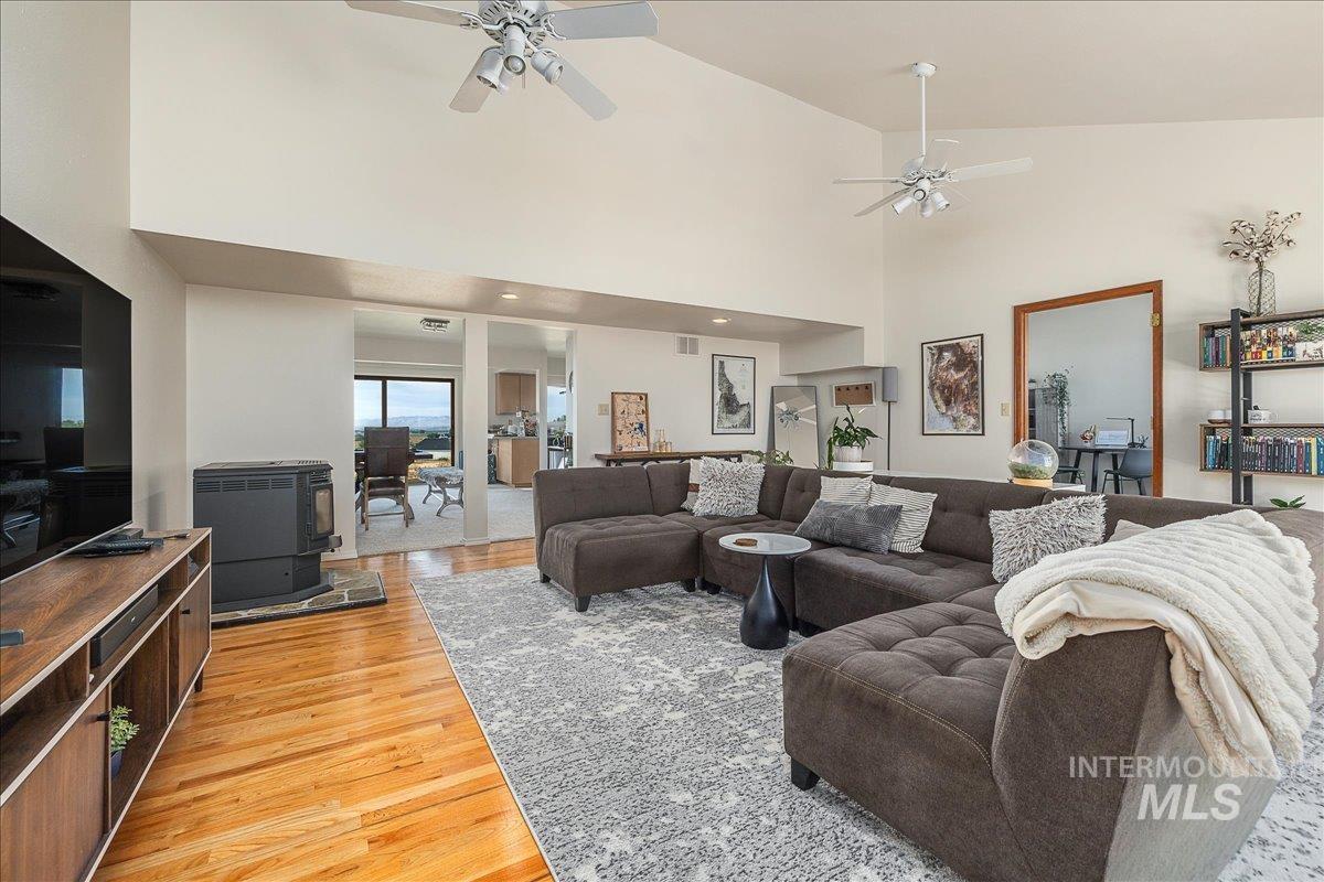 18507 Goodson Road Property Photo 11