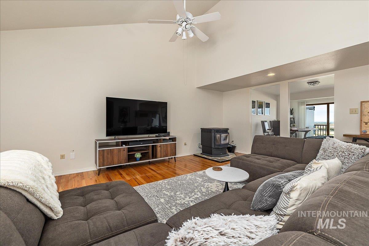 18507 Goodson Road Property Photo 11