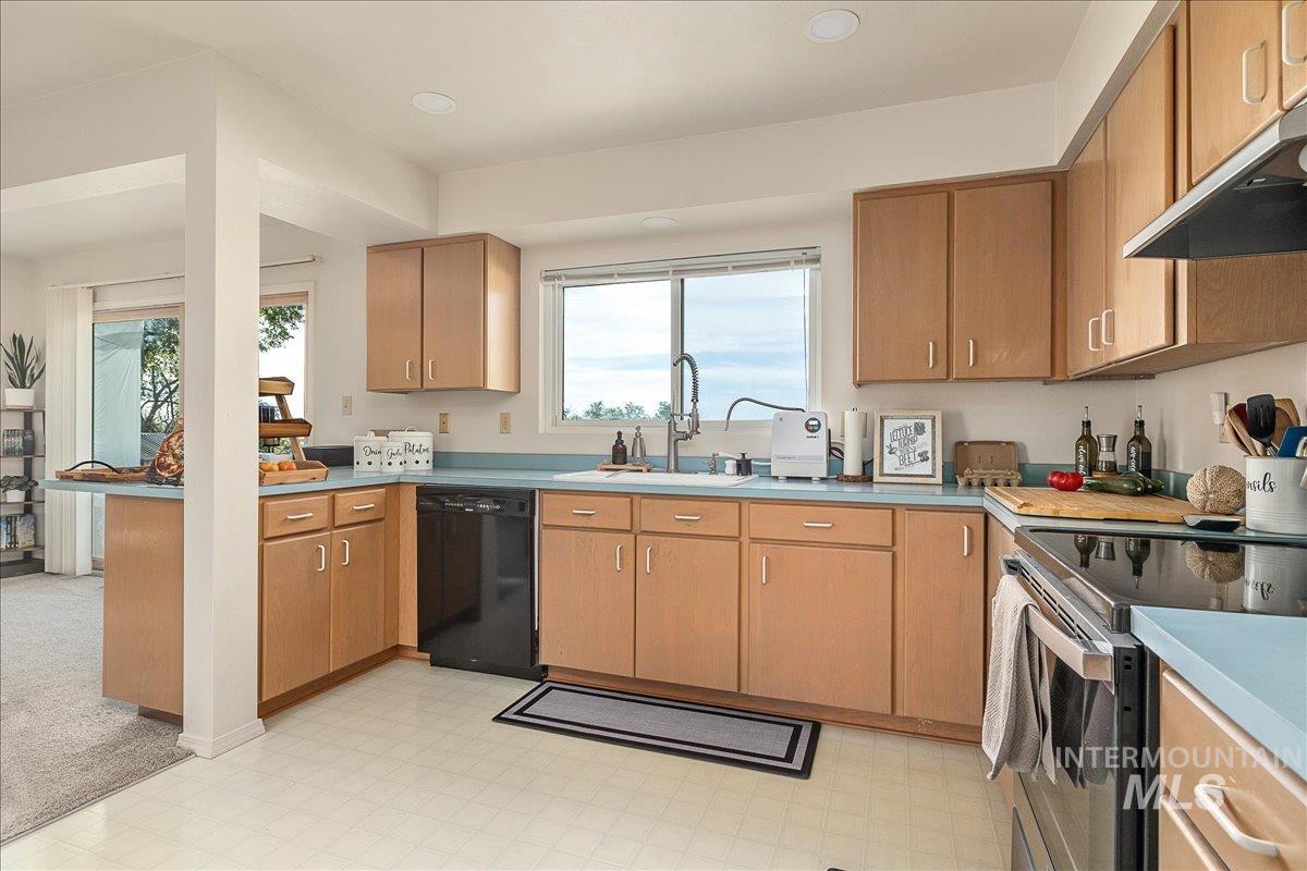 18507 Goodson Road Property Photo 15