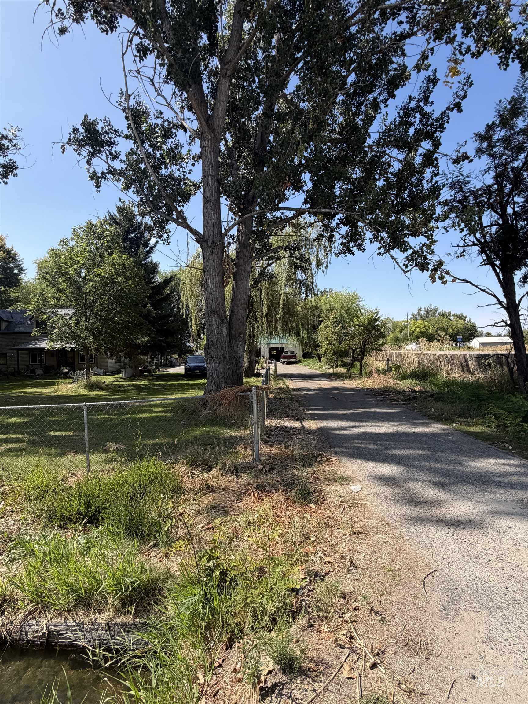 2015 Mill Rd Property Photo 7