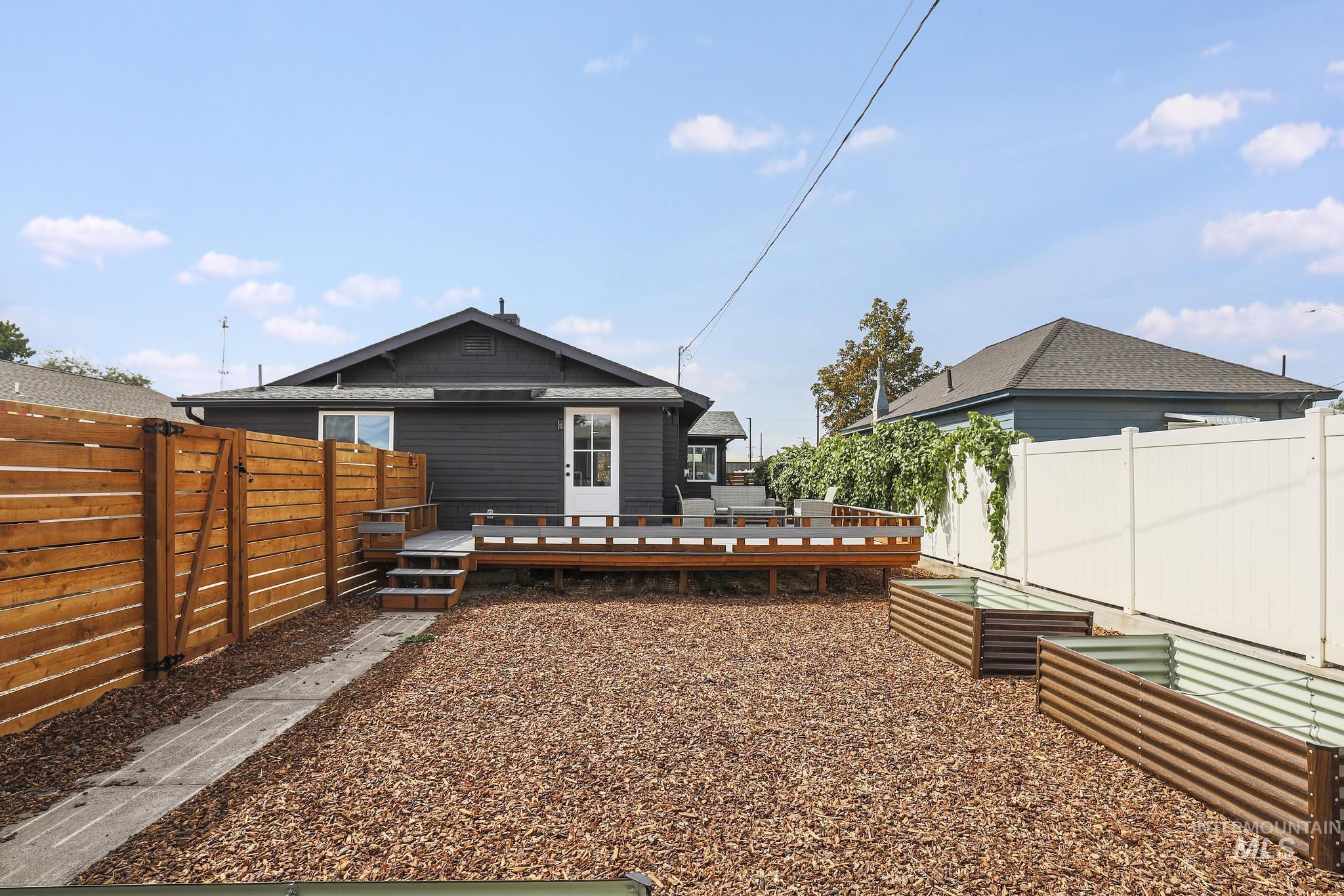 711 2nd Ave E Property Photo 29