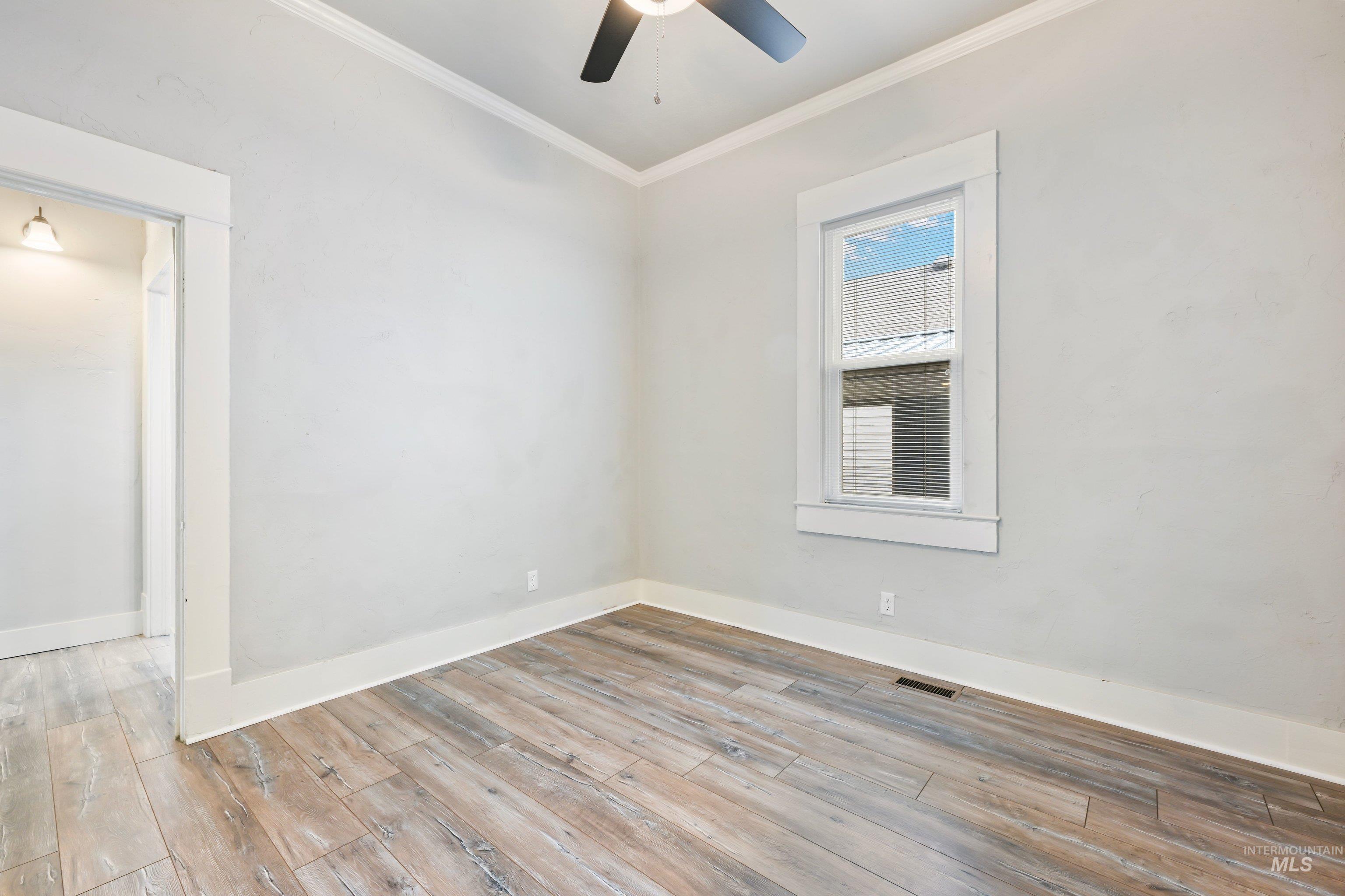 802 Everett St Property Photo 19