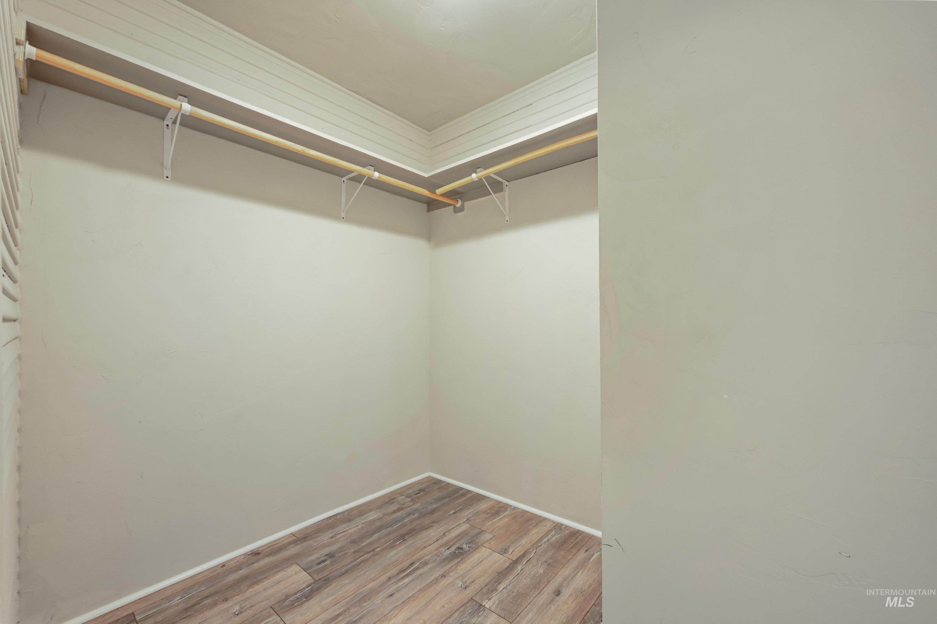 802 Everett St Property Photo 21