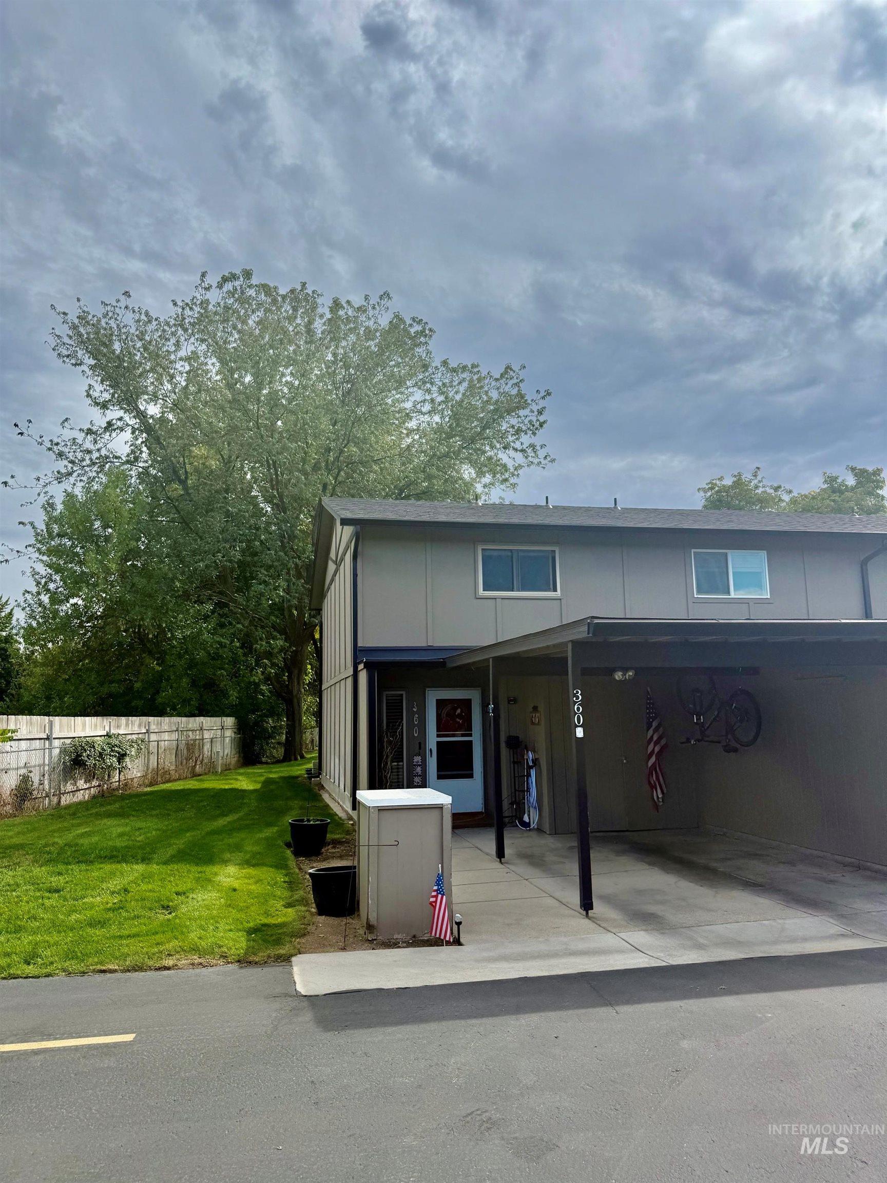 360 N Eagle Glen Ln Property Photo 1