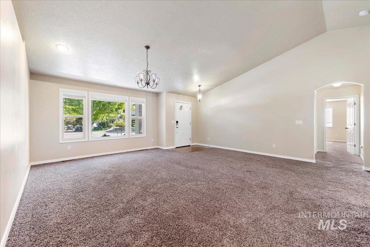 2273 S Weimaraner Way Property Photo 7