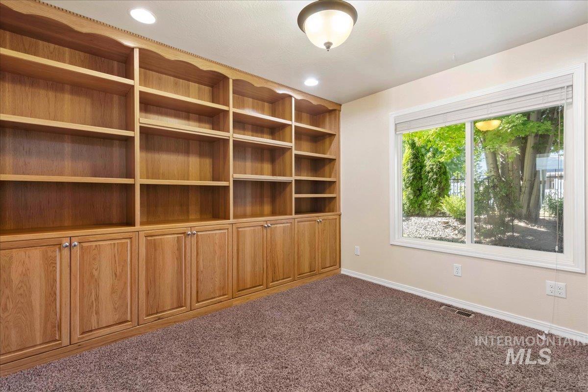 2273 S Weimaraner Way Property Photo 32