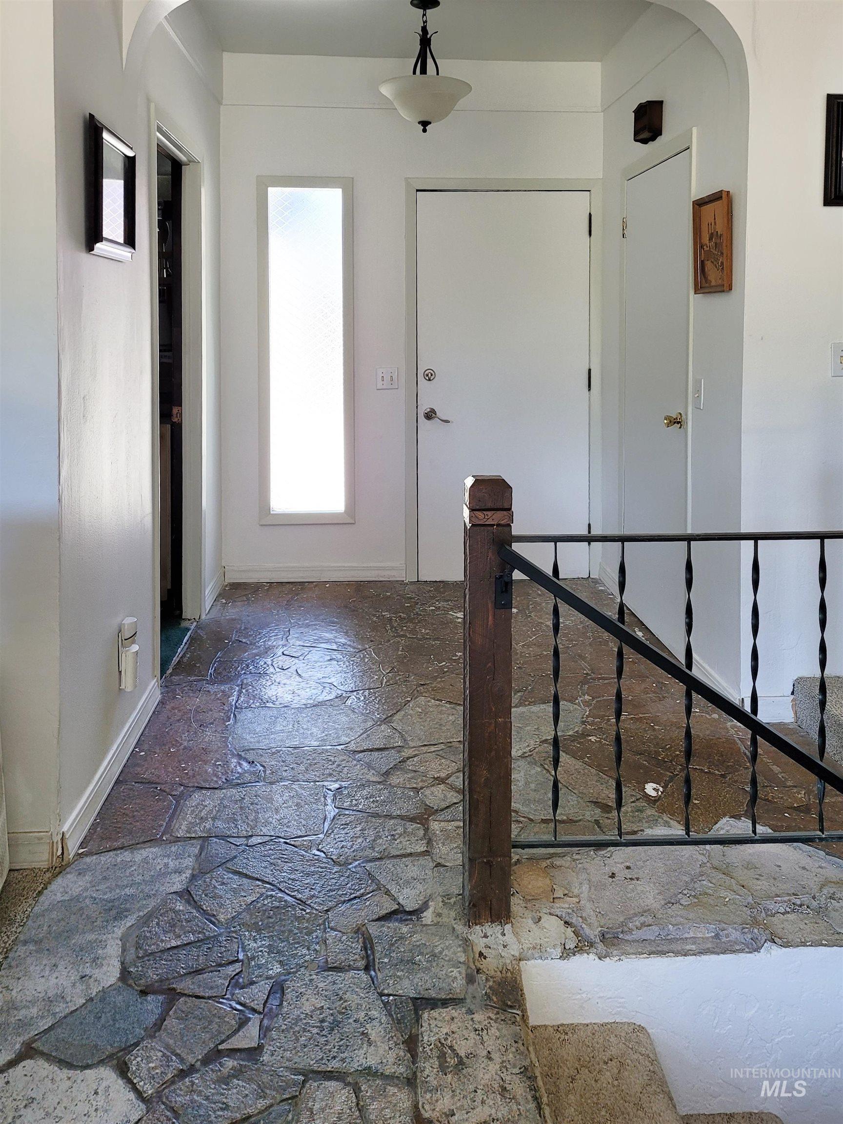 2641 Sunset Drive Property Photo 3