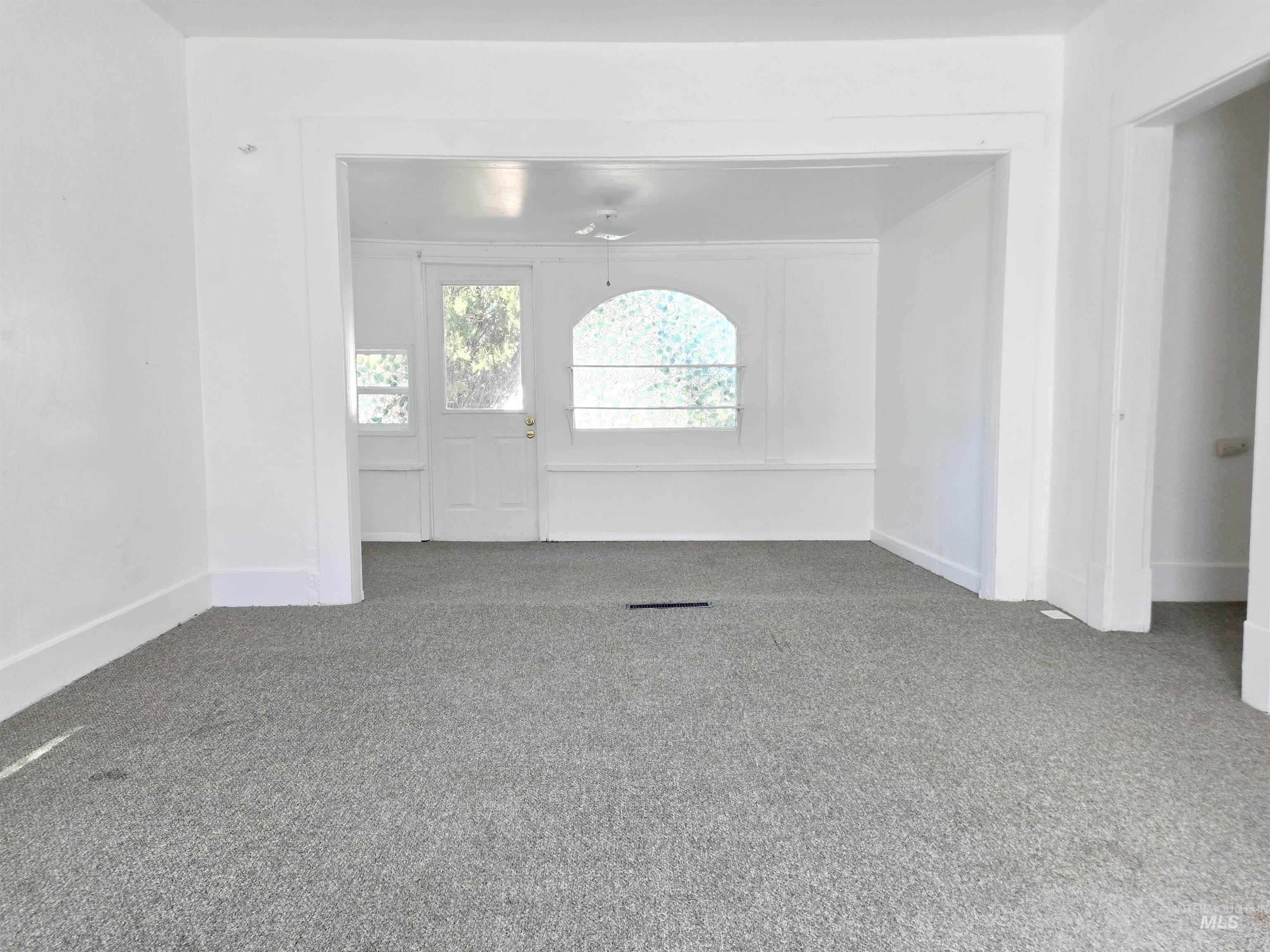 194 Jackson Street Property Photo 2