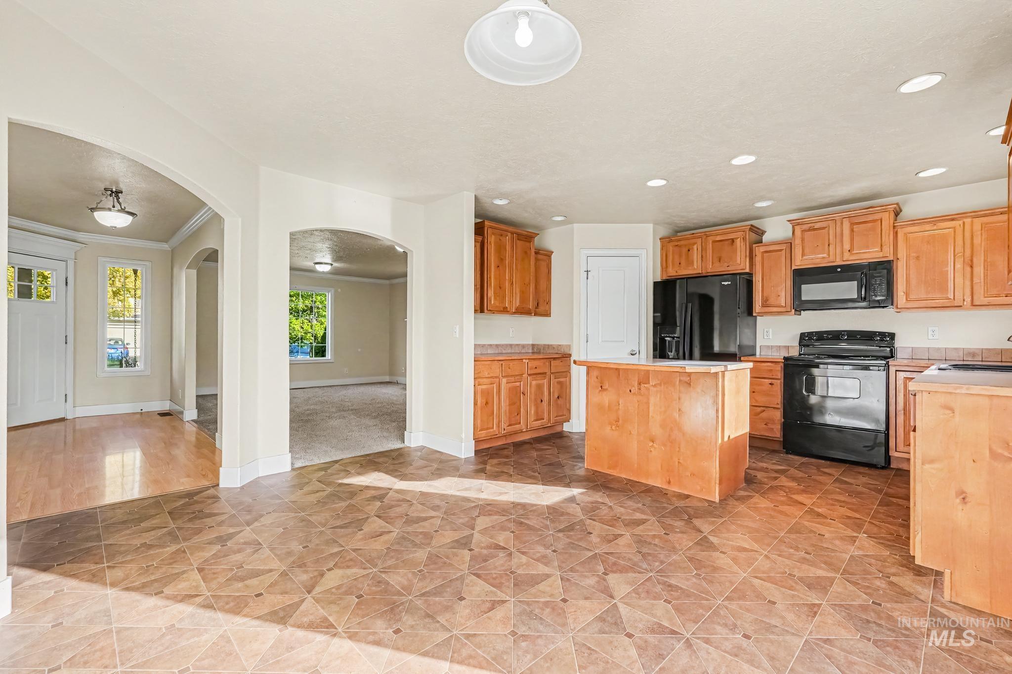 16942 N Darmady Loop Property Photo 8