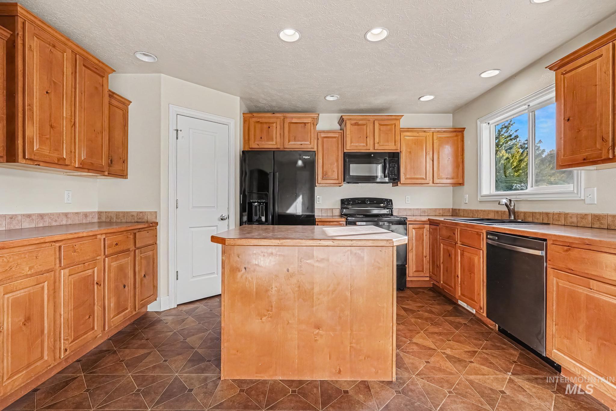 16942 N Darmady Loop Property Photo 9