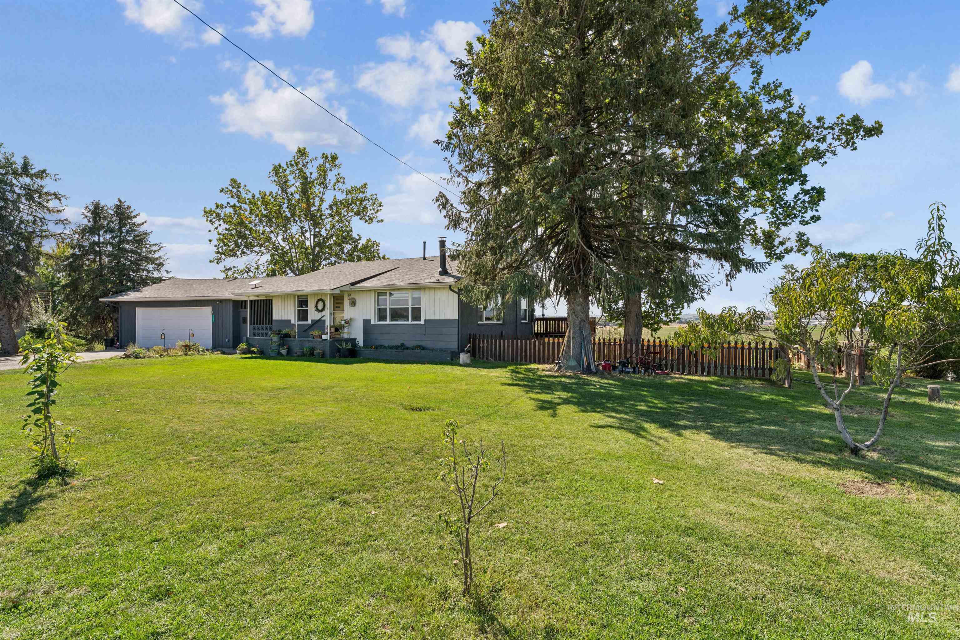 1507 Cove Rd Property Photo 2