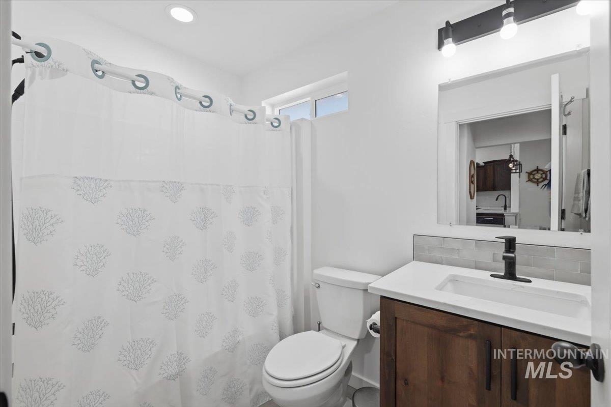 918 Sierra St Property Photo 24