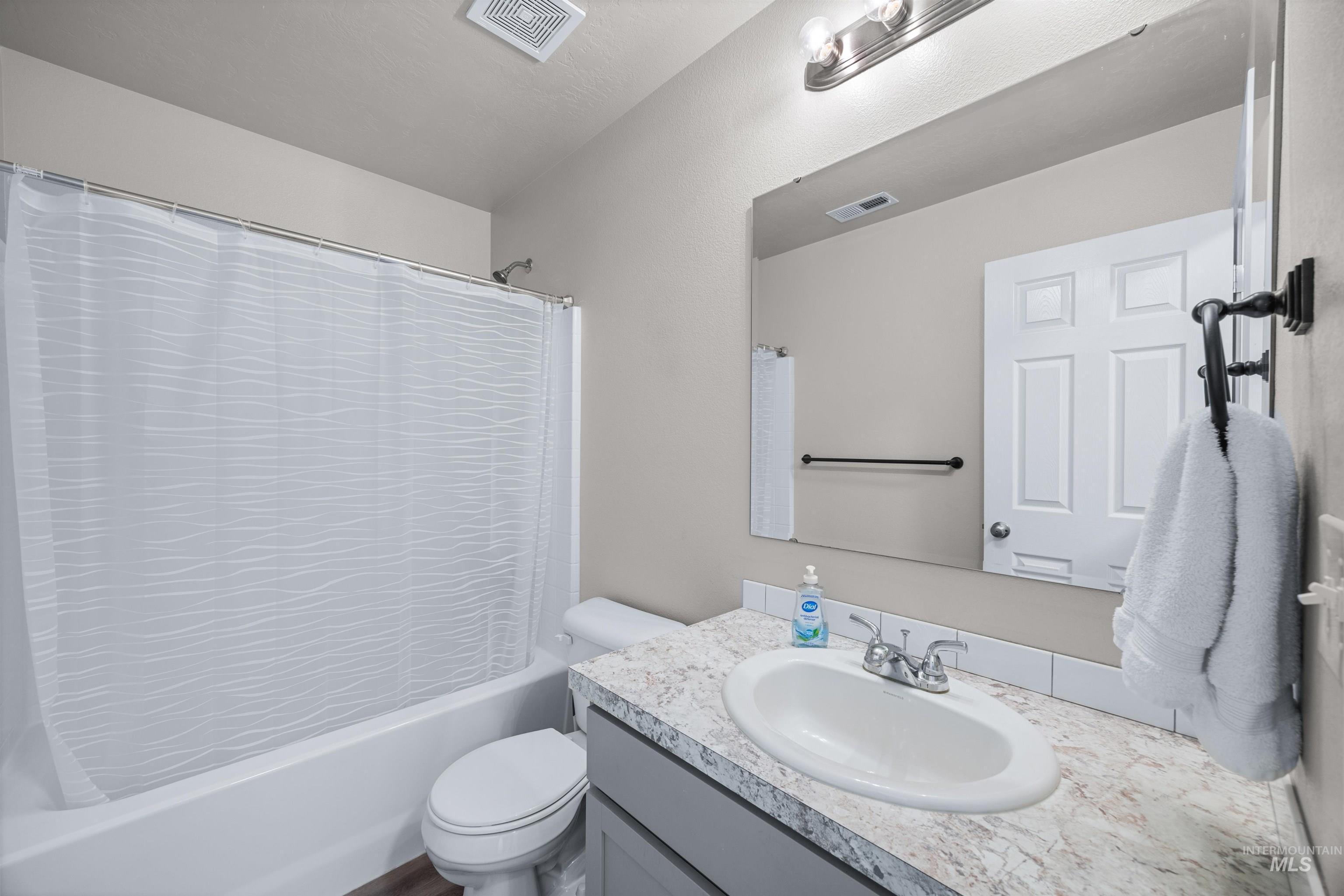 5515 Barkley Way Property Photo 7