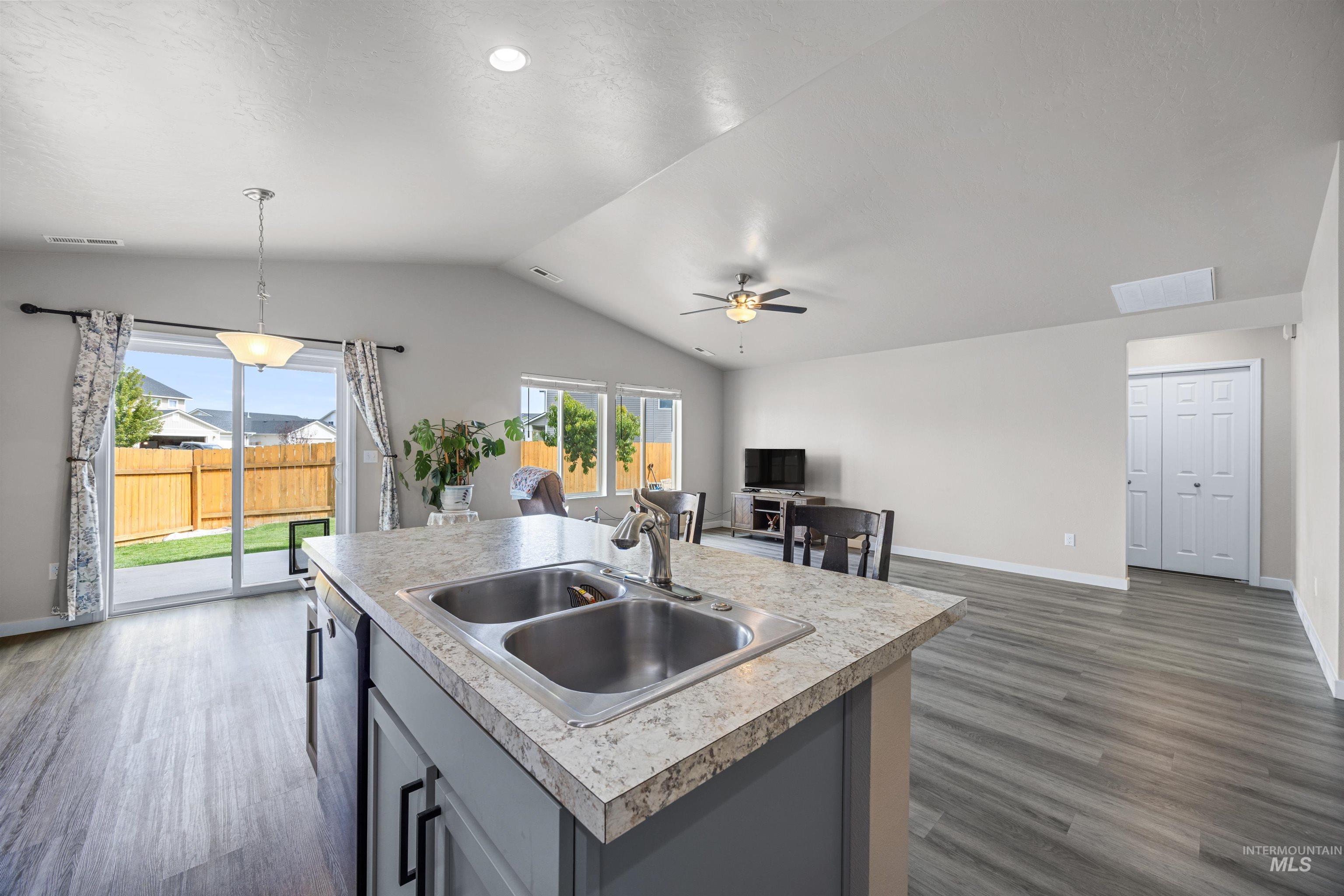 5515 Barkley Way Property Photo 18