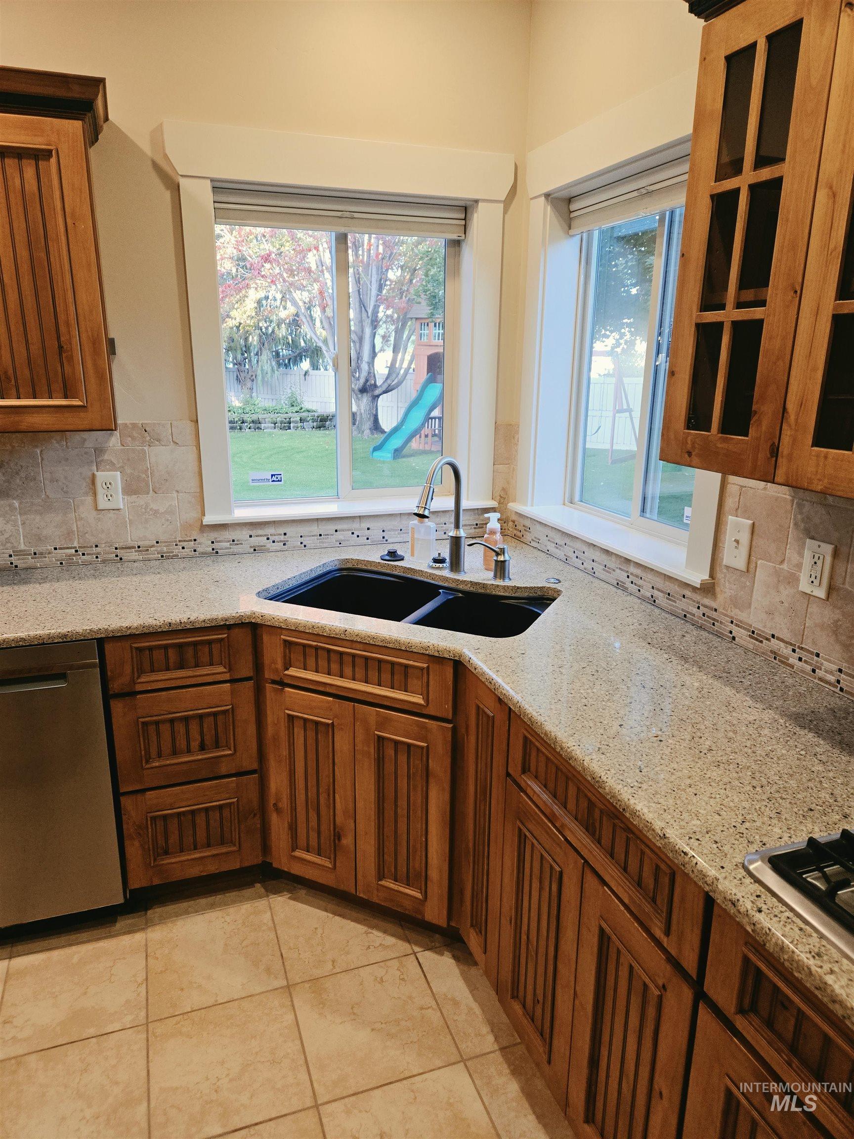 296 Sycamore St Property Photo 20