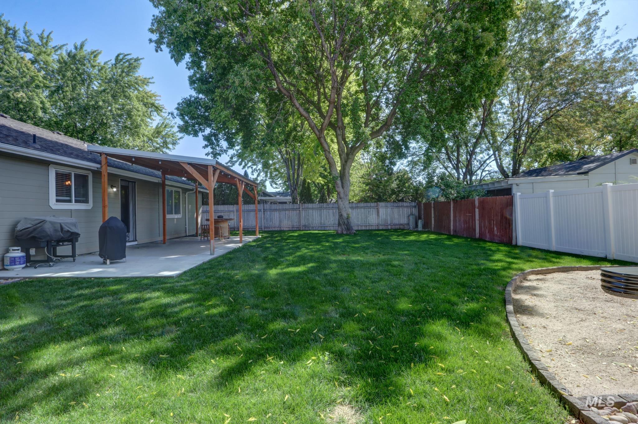 985 W Greenhead St Property Photo 44