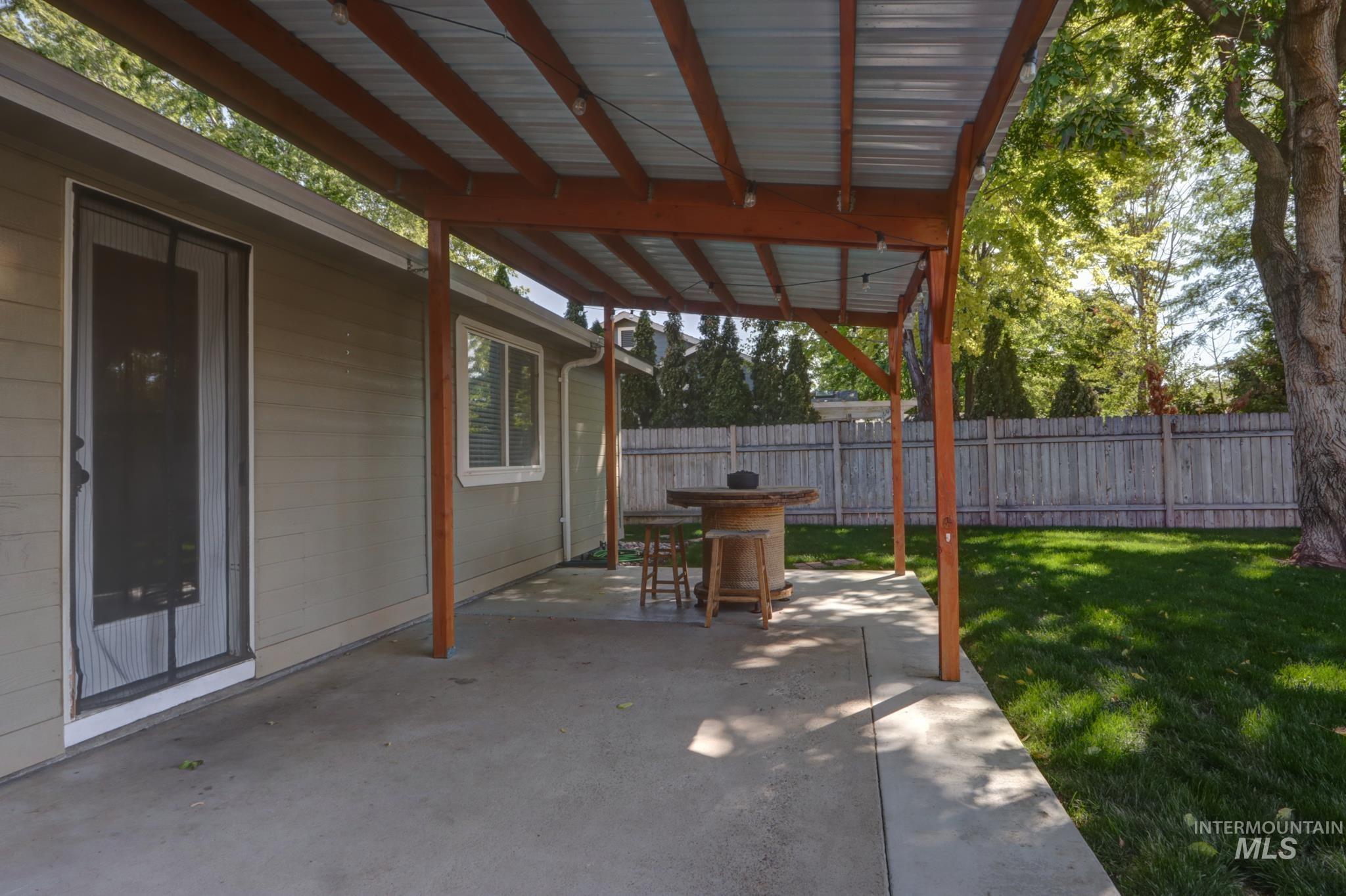 985 W Greenhead St Property Photo 46