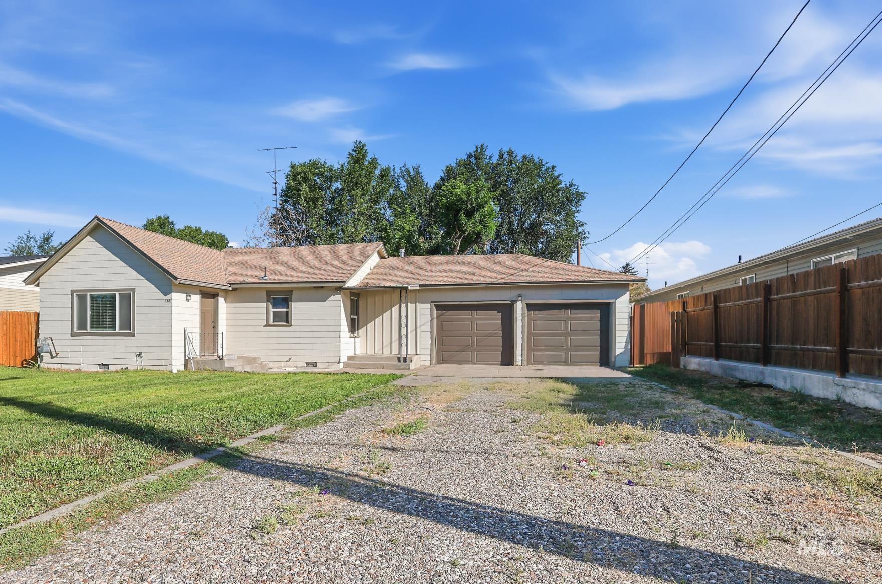 424 S 5th Property Photo 1