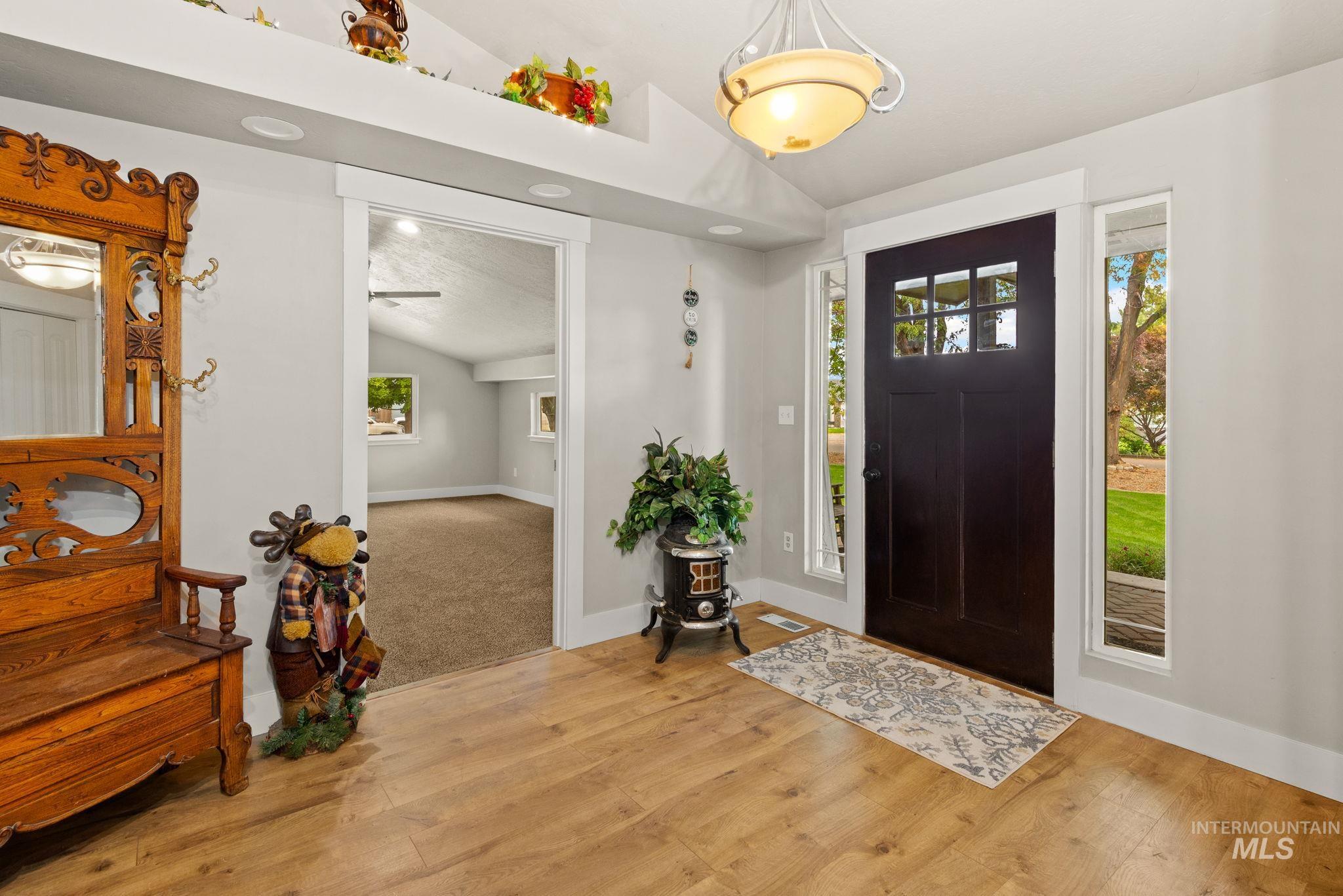 1103 S Camas St. Property Photo 6