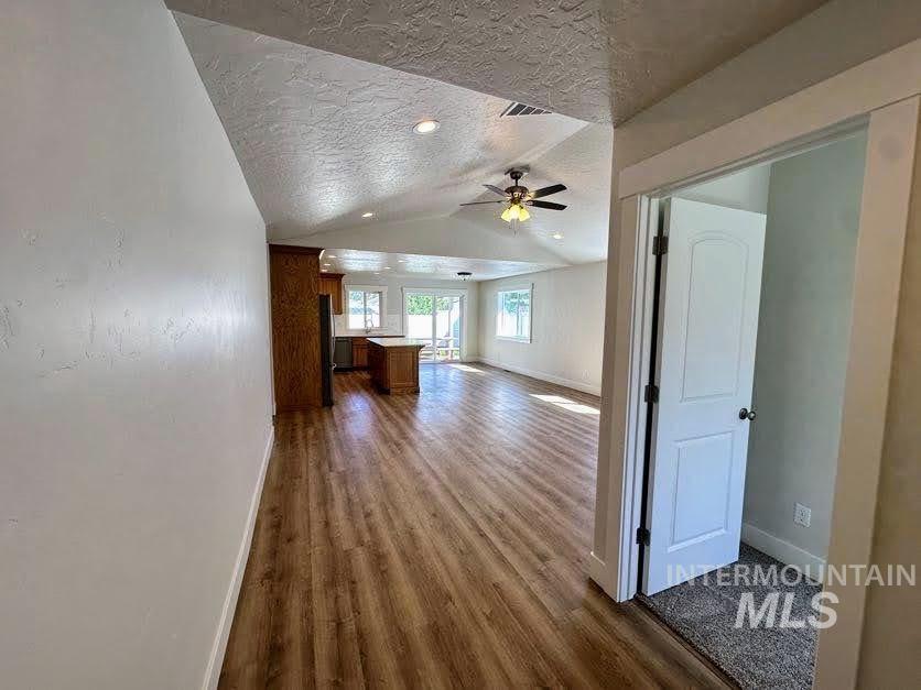 52 Sunset Dr Property Photo 3