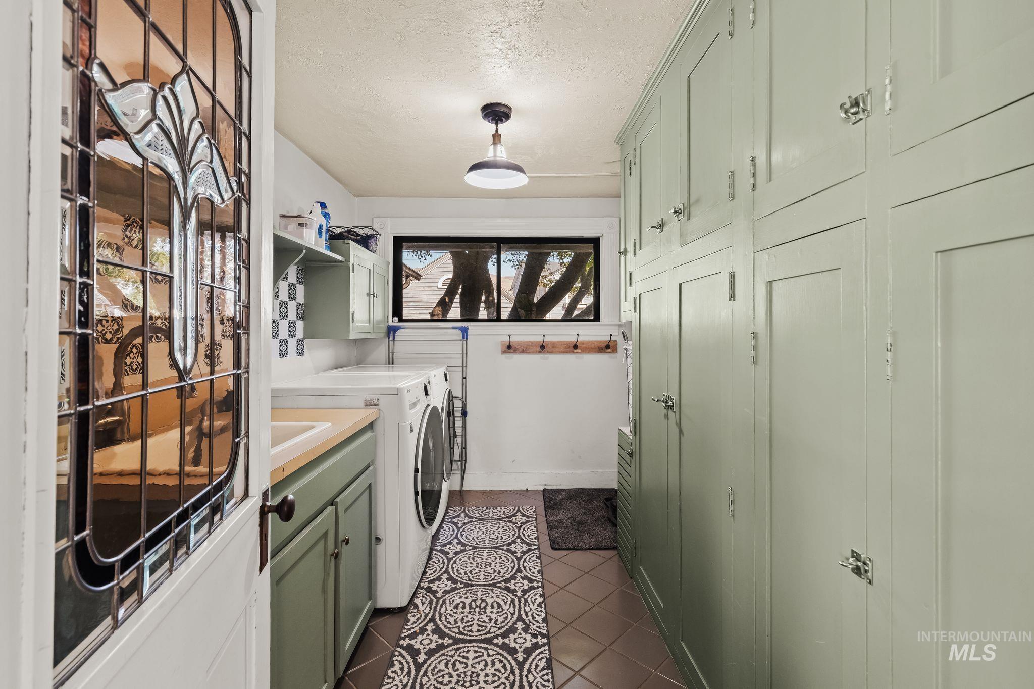 320 4th Street Property Photo 18