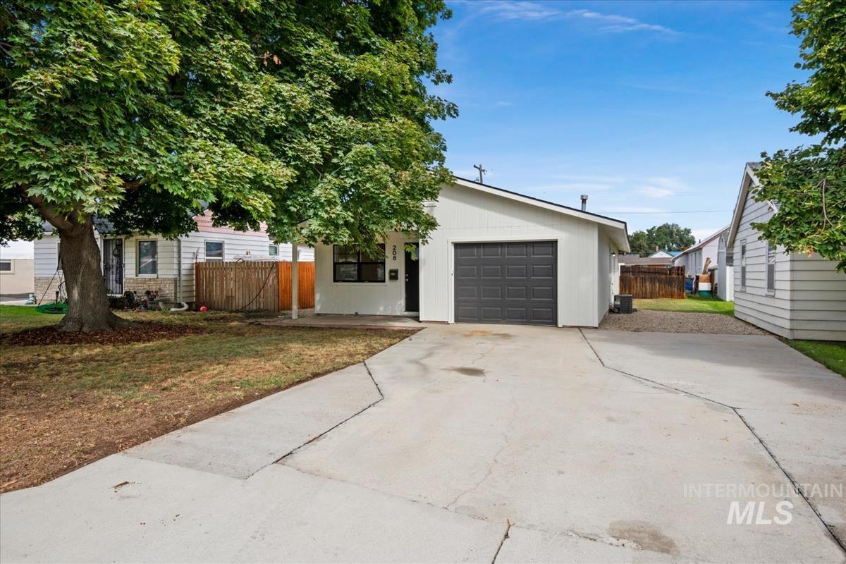 208 Young Ave. Property Photo 2