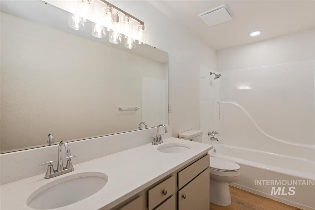 208 Young Ave. Property Photo 16