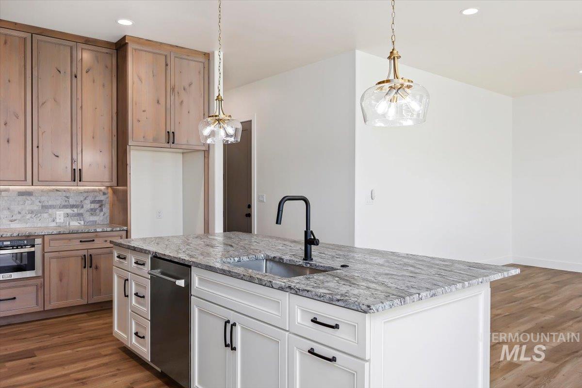 563 Moonstone Rd Property Photo 18