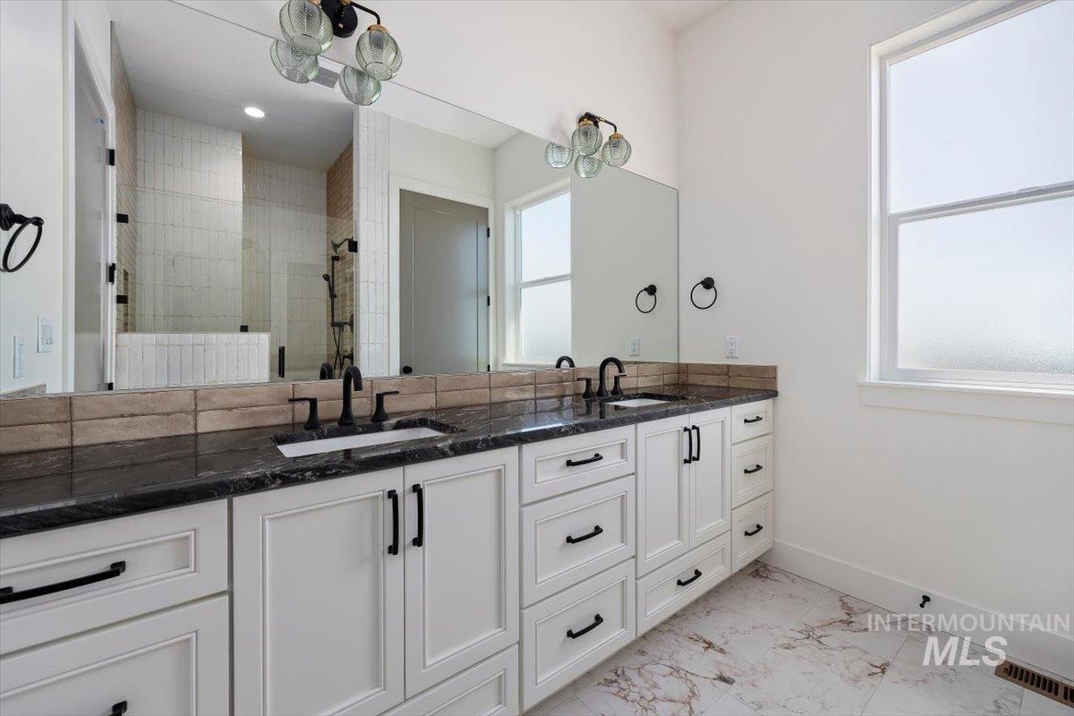 563 Moonstone Rd Property Photo 23
