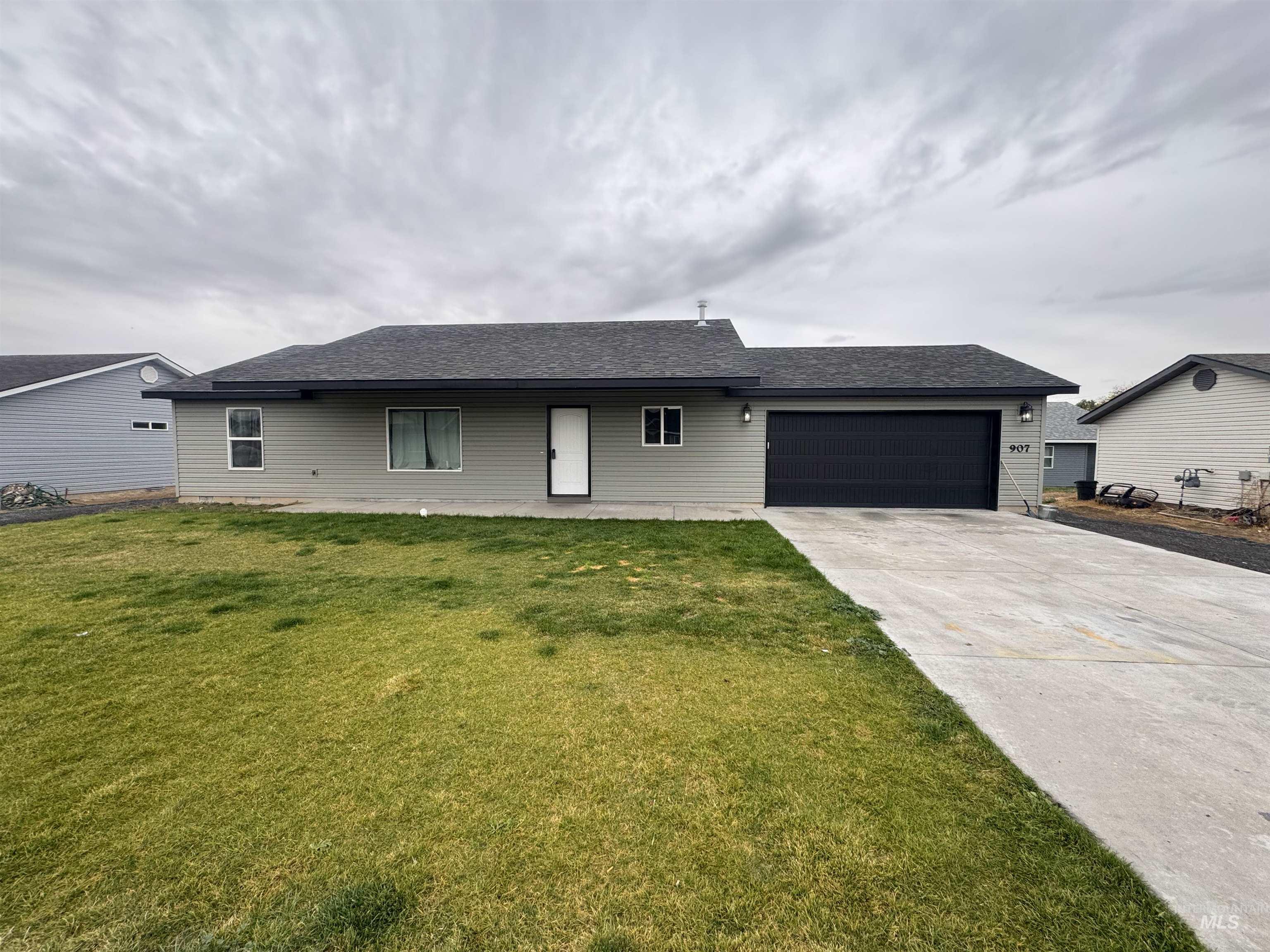 907 Date Property Photo 1