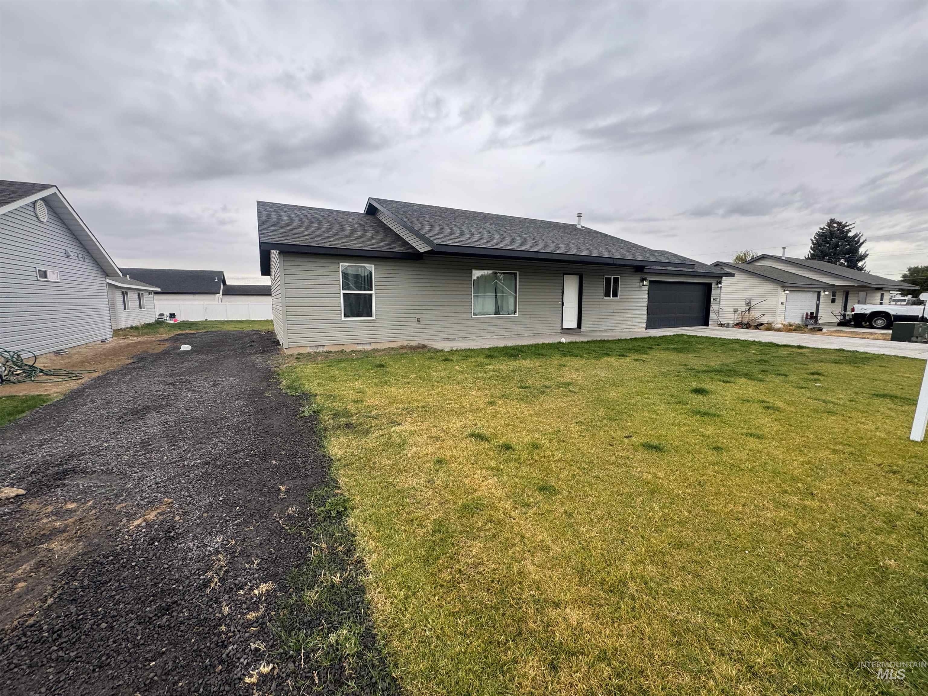 907 Date Property Photo 2