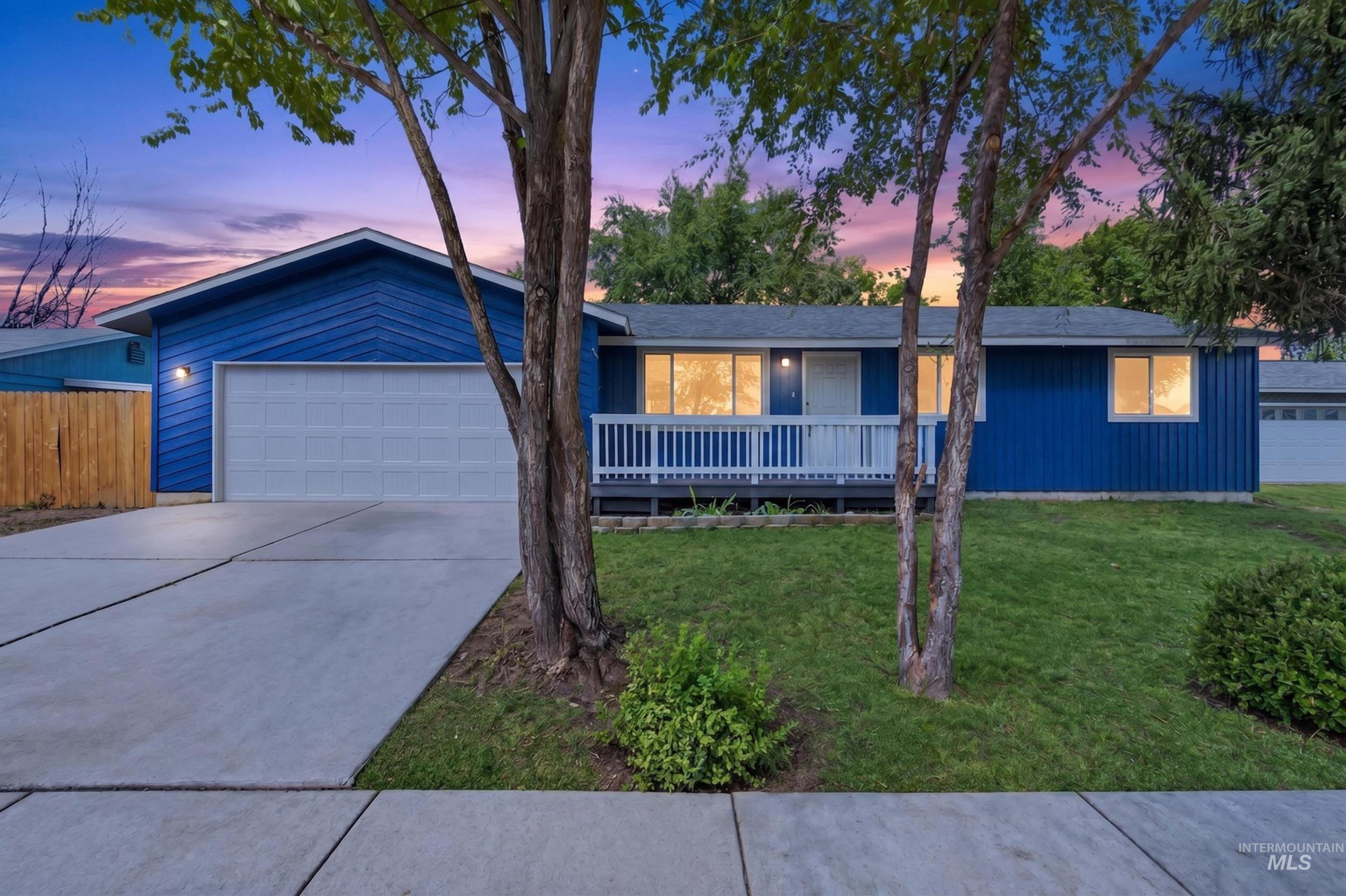 11856 W Race St Property Photo 1