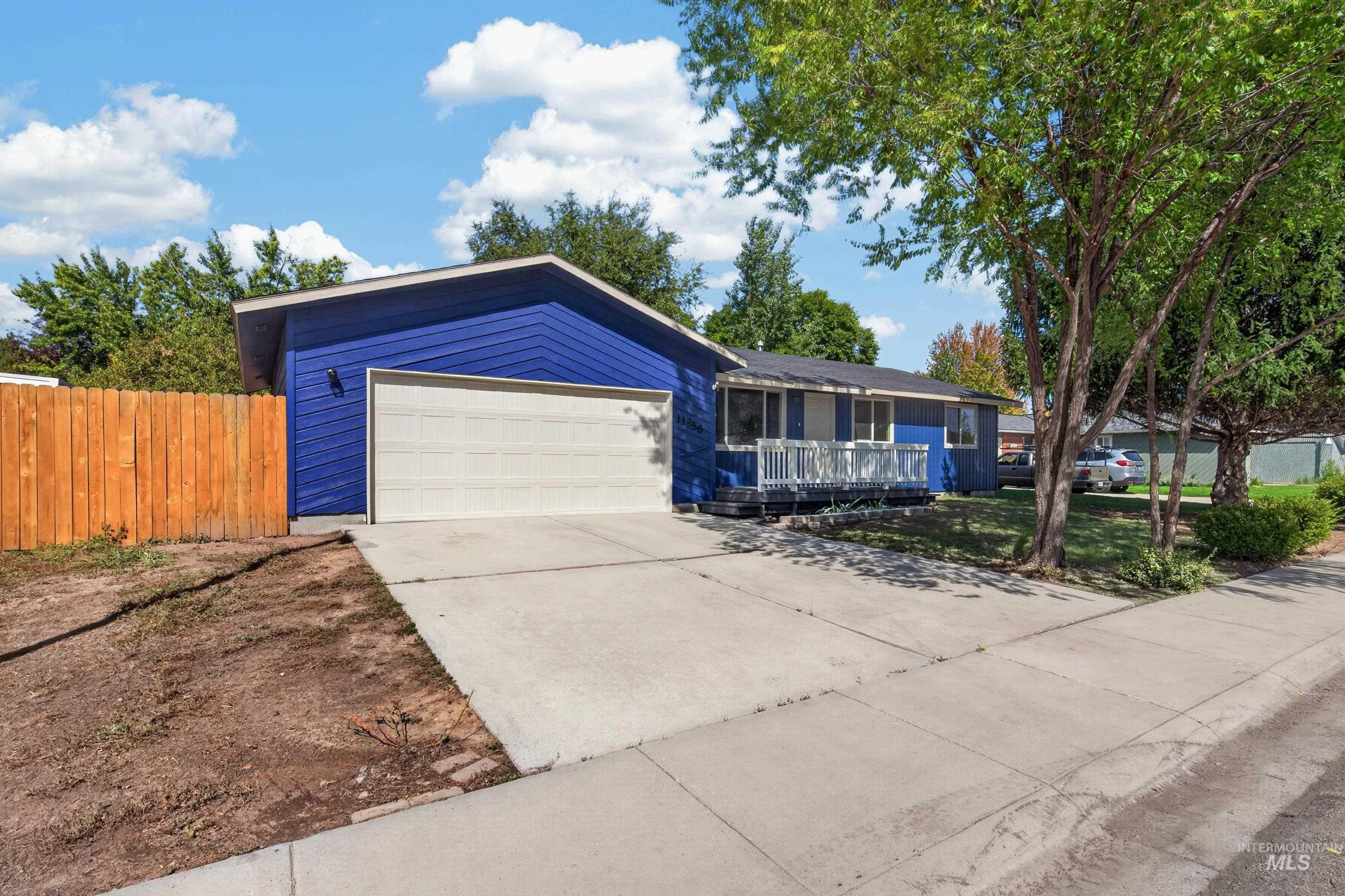 11856 W Race St Property Photo 4
