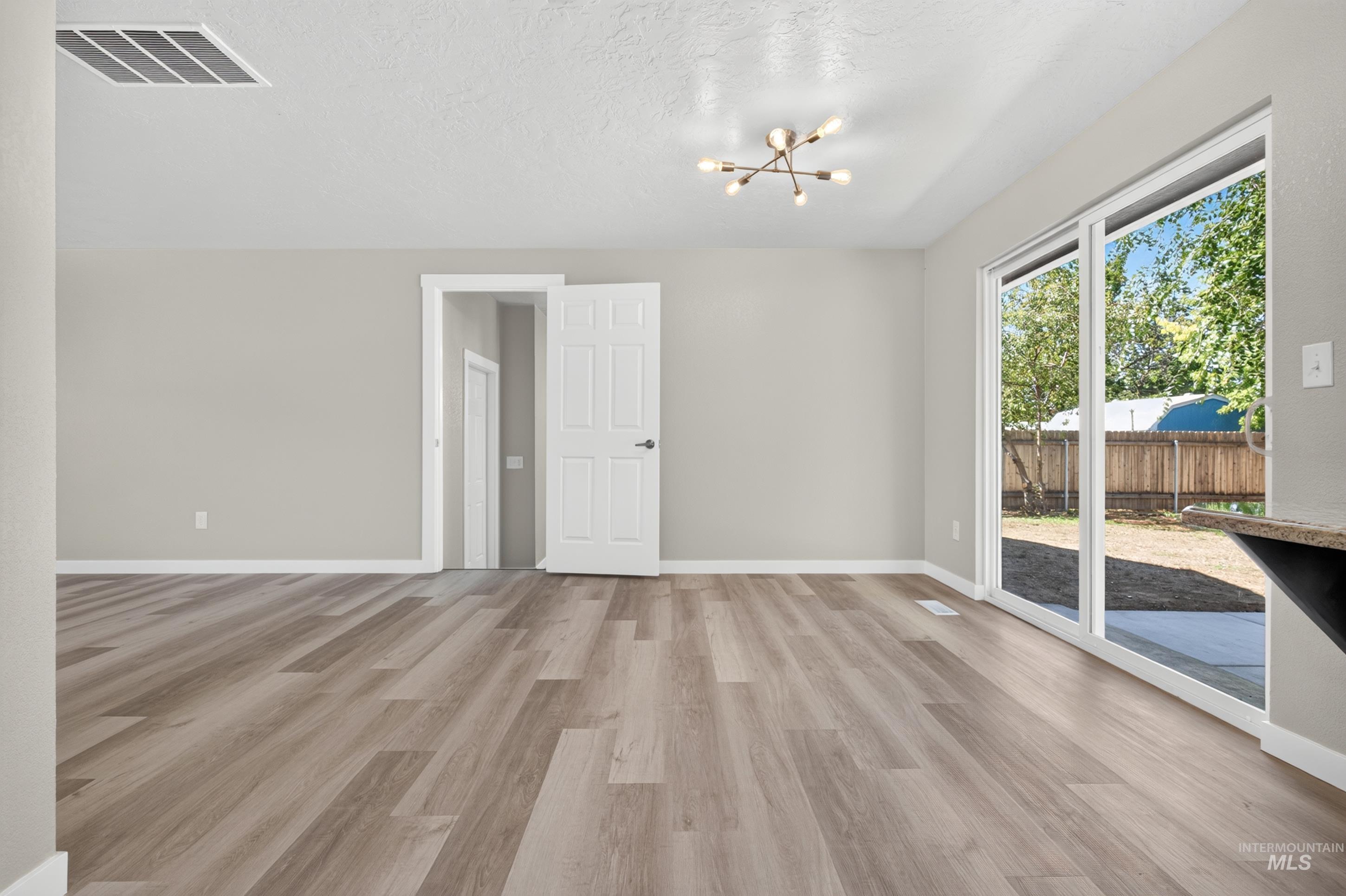 11856 W Race St Property Photo 13