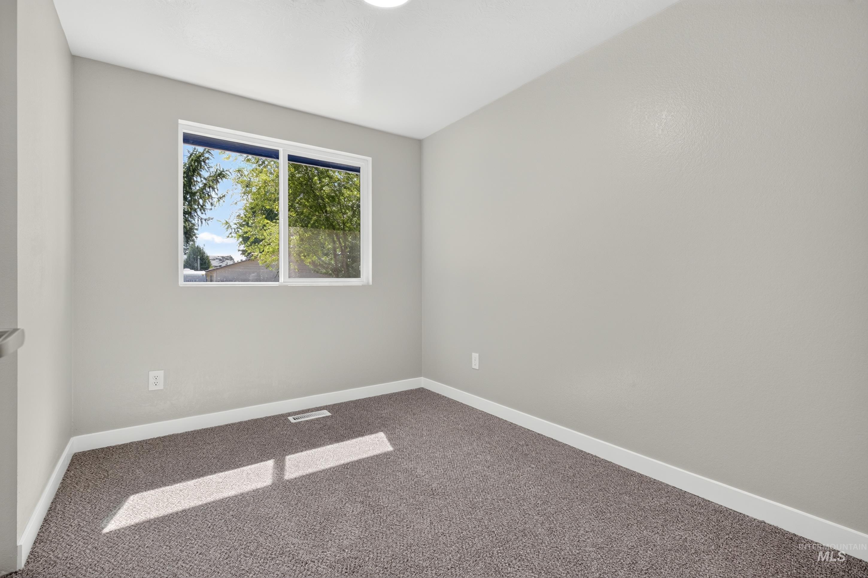 11856 W Race St Property Photo 20