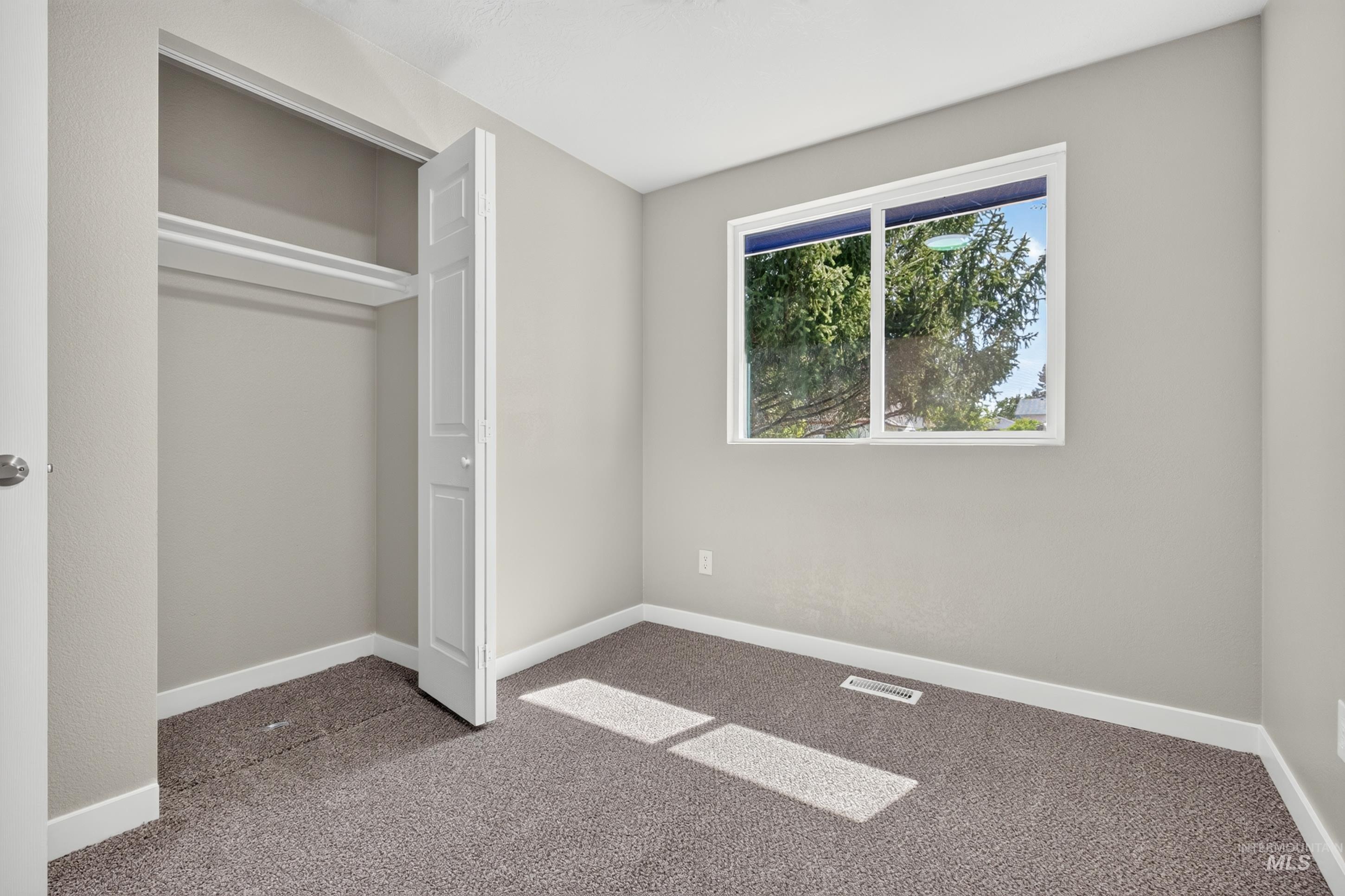 11856 W Race St Property Photo 21
