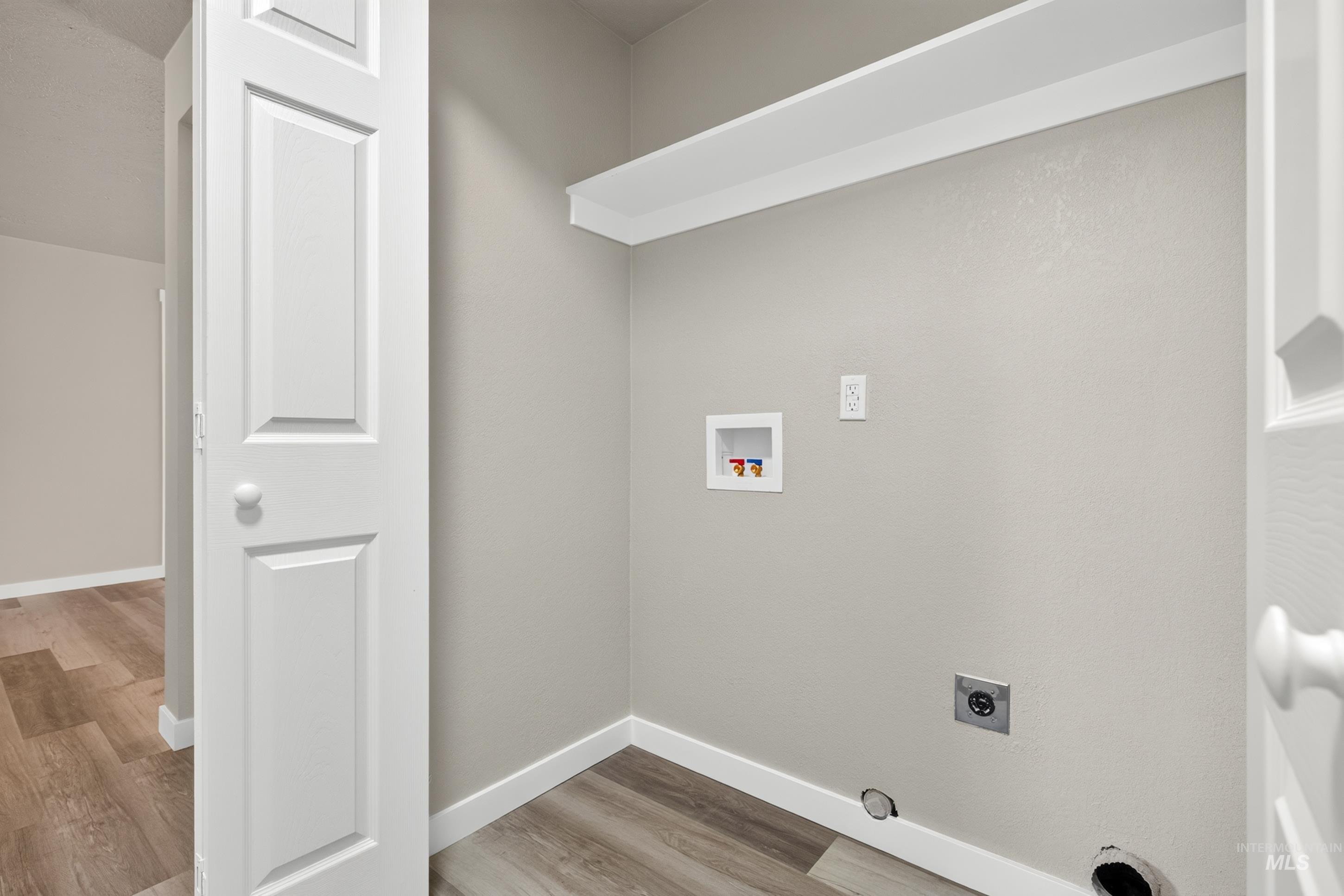 11856 W Race St Property Photo 32