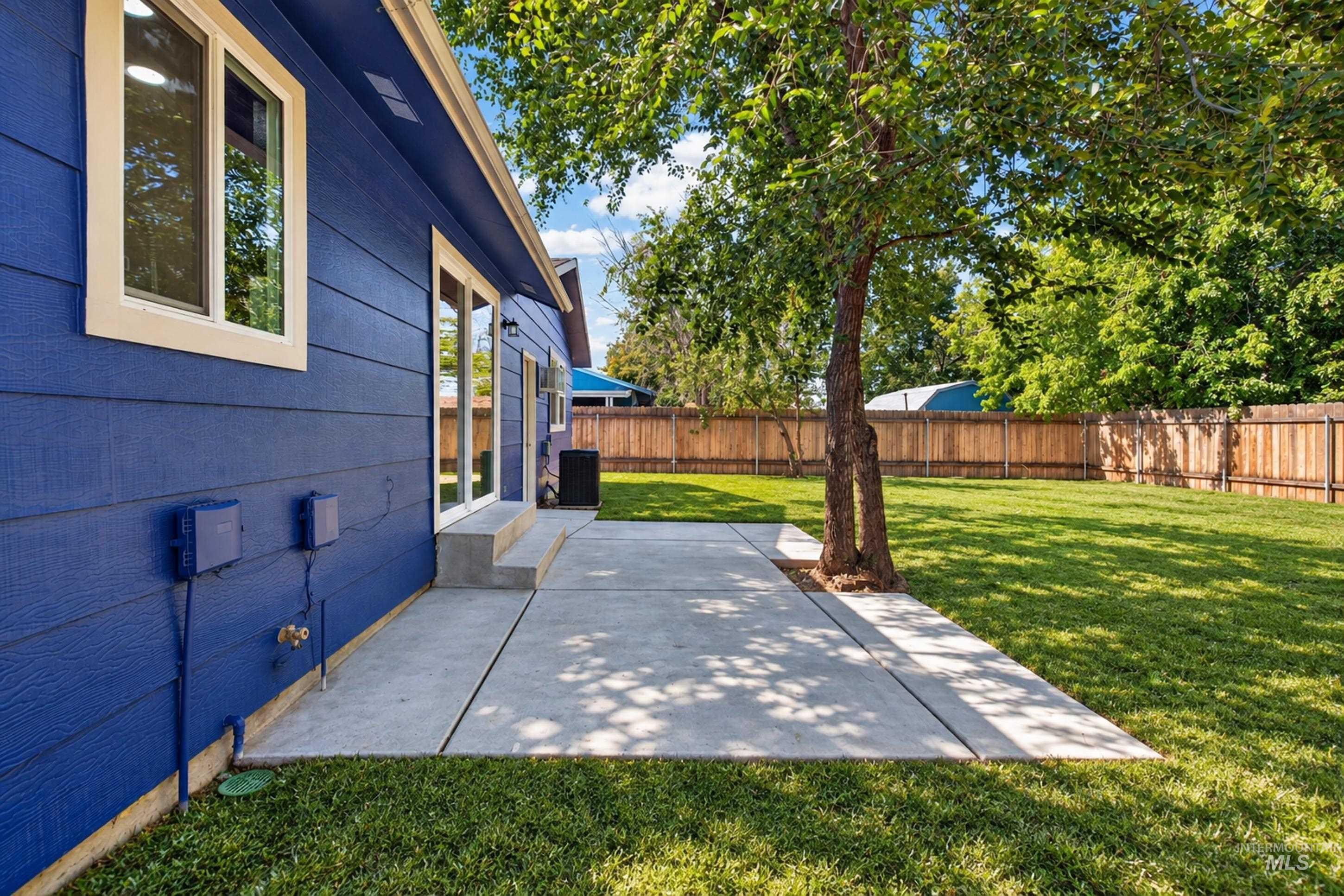 11856 W Race St Property Photo 33