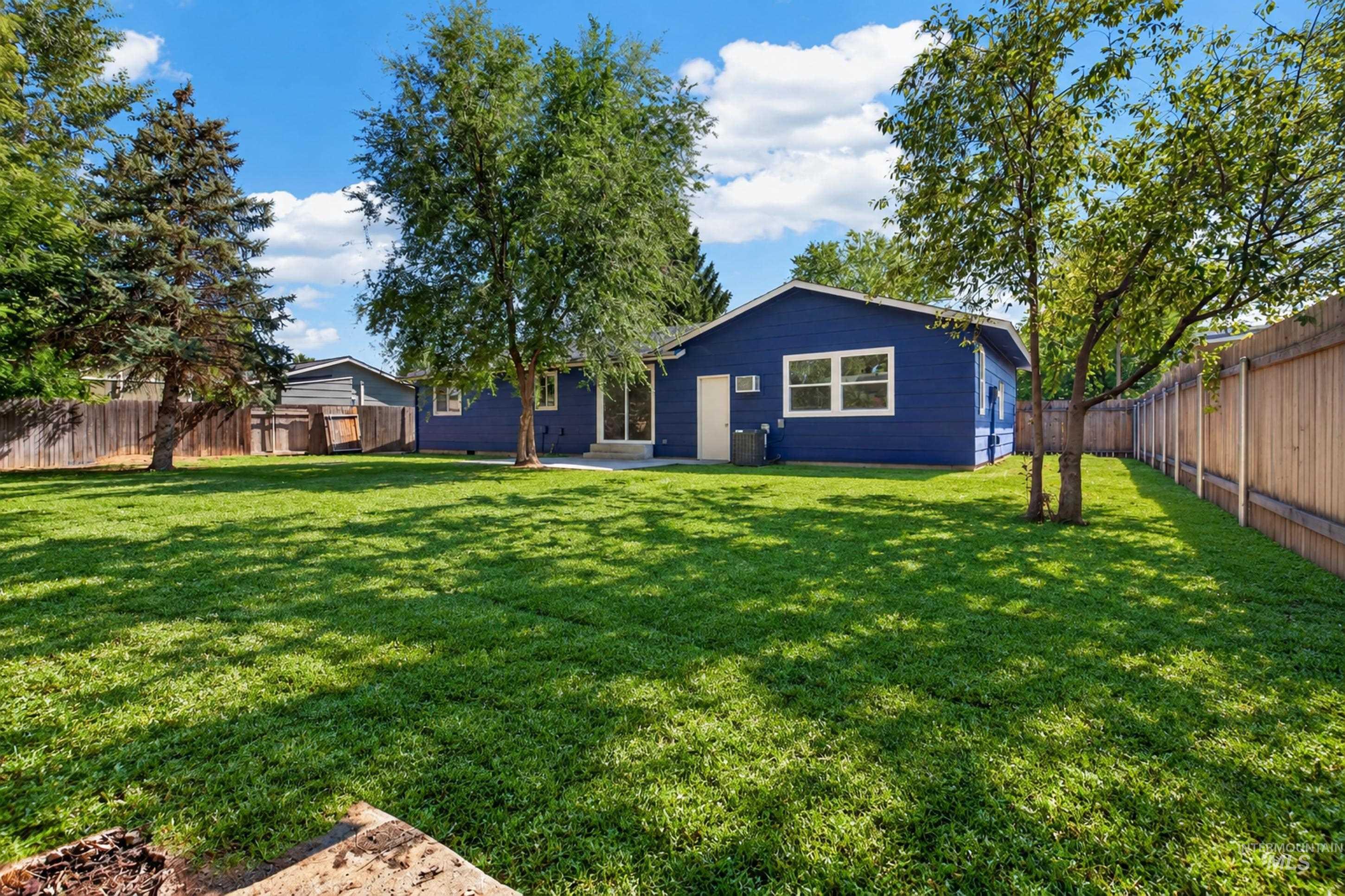 11856 W Race St Property Photo 35