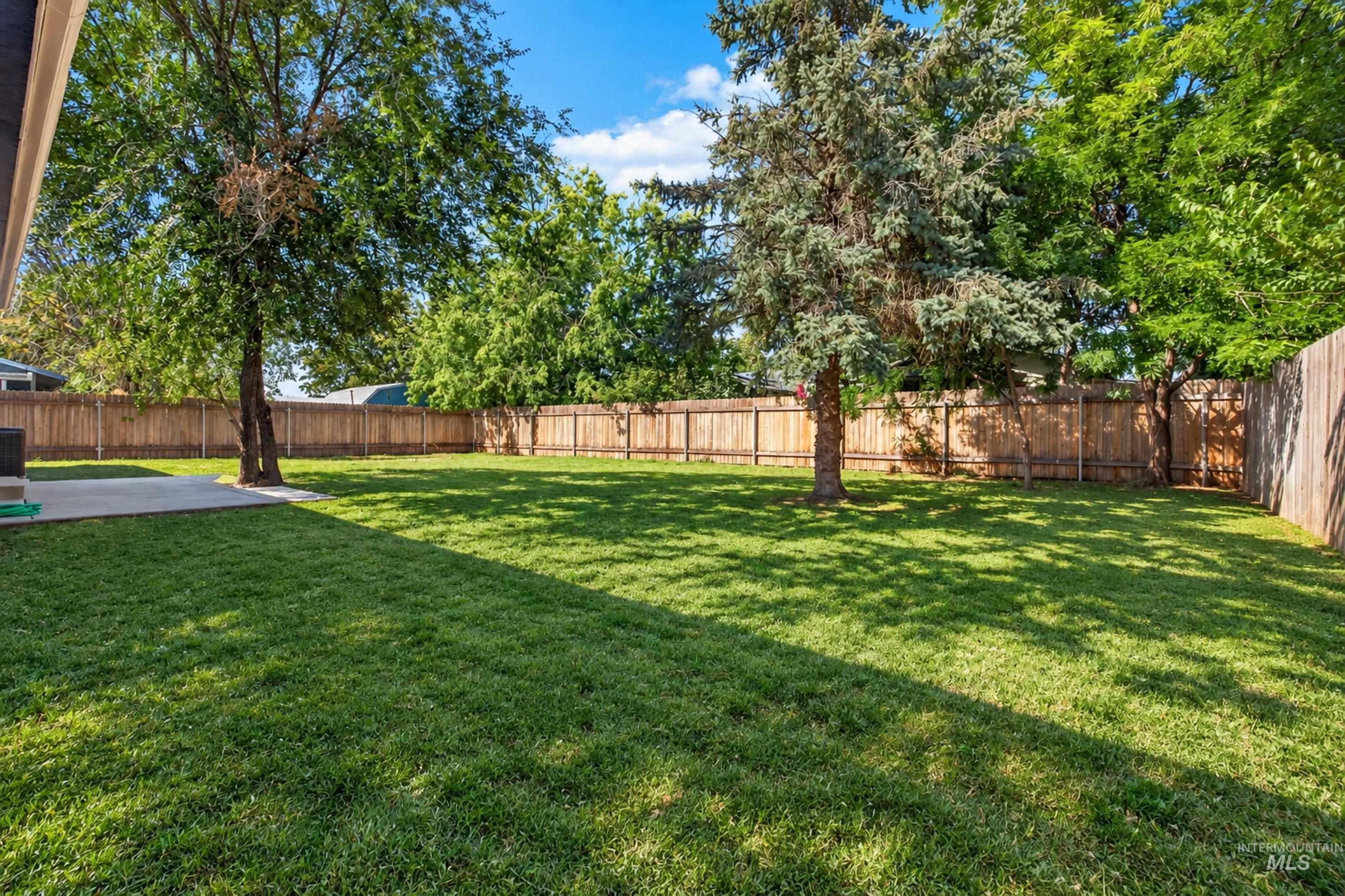 11856 W Race St Property Photo 37