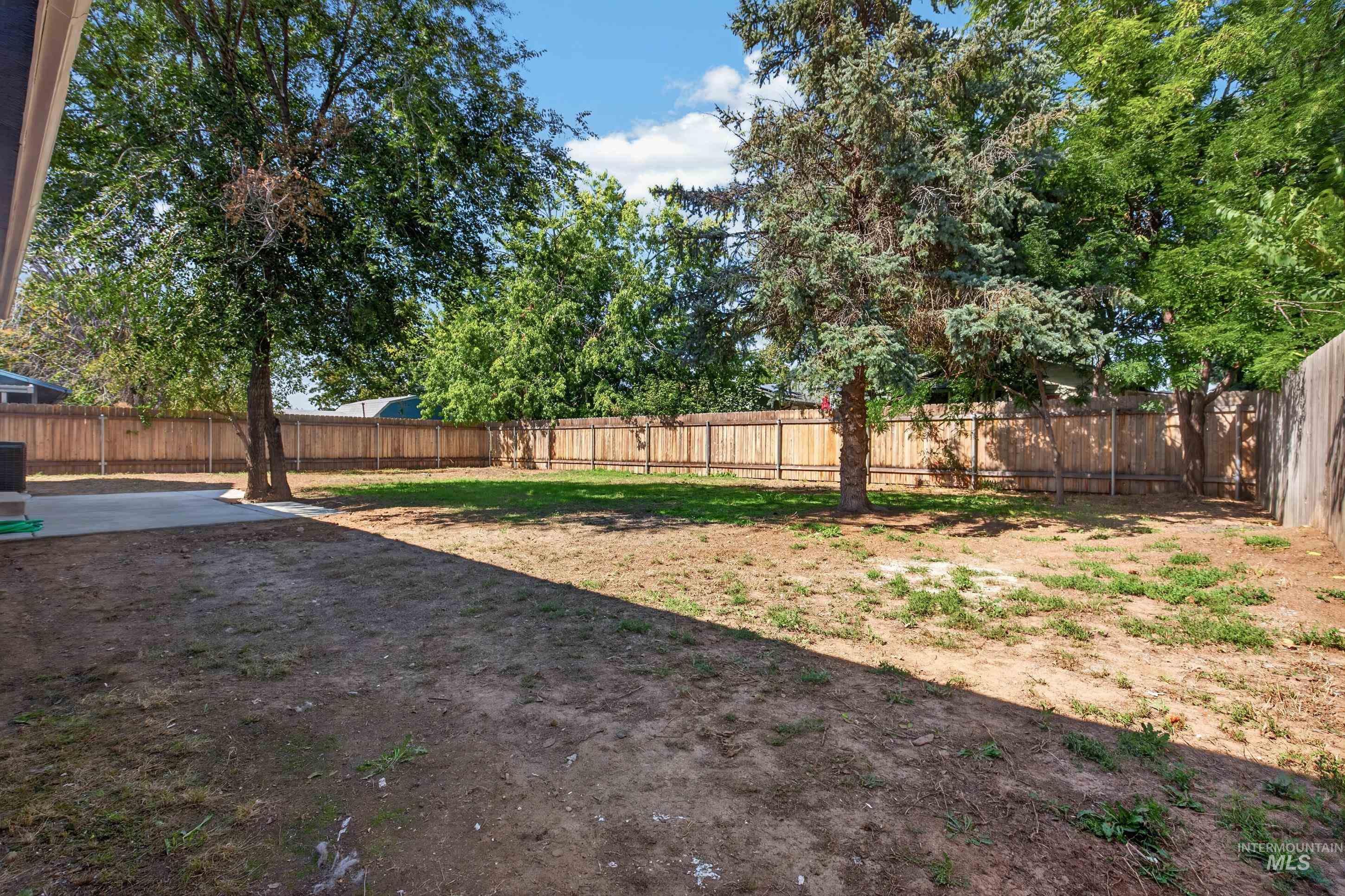 11856 W Race St Property Photo 38