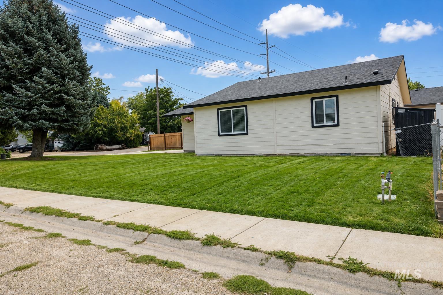 1303 S Elder St Property Photo 3
