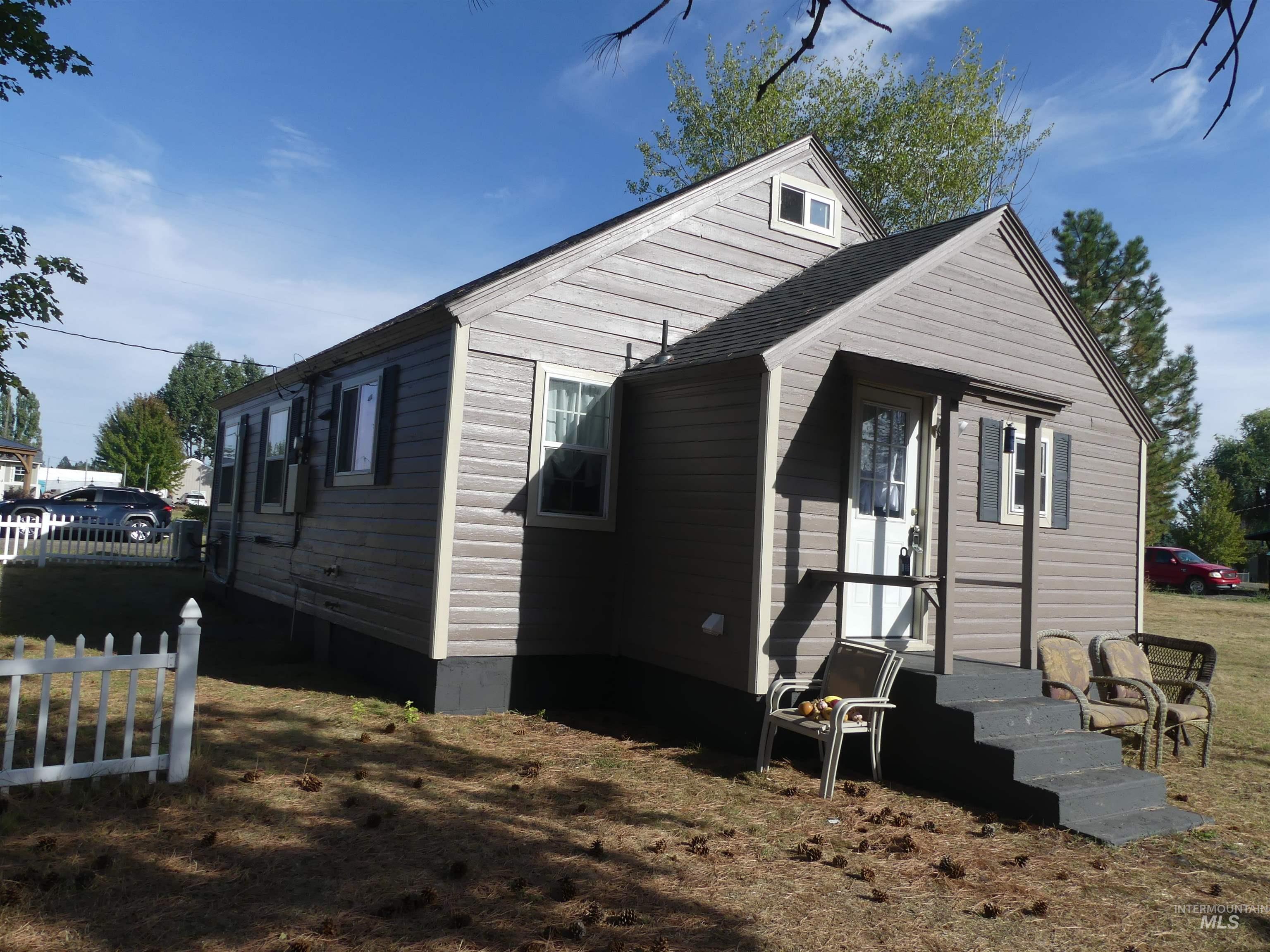 321 Spaulding Ave Property Photo 3