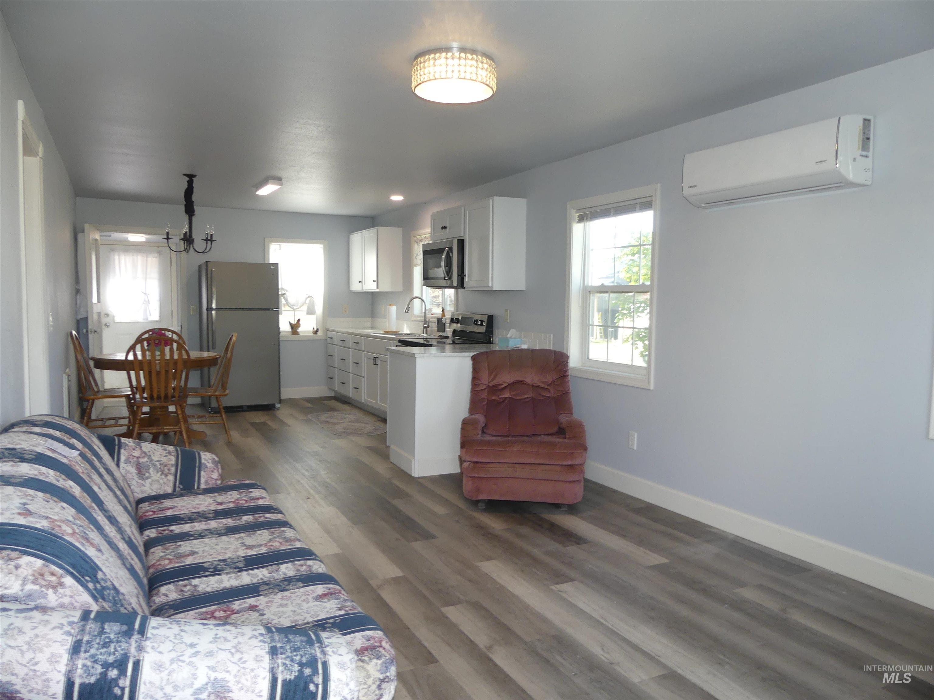 321 Spaulding Ave Property Photo 4