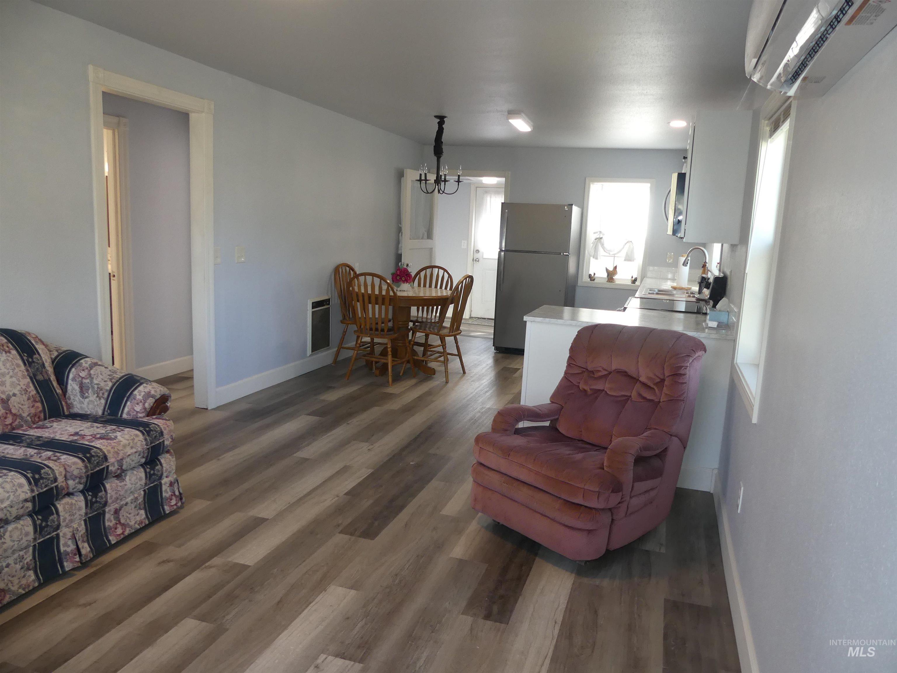 321 Spaulding Ave Property Photo 6