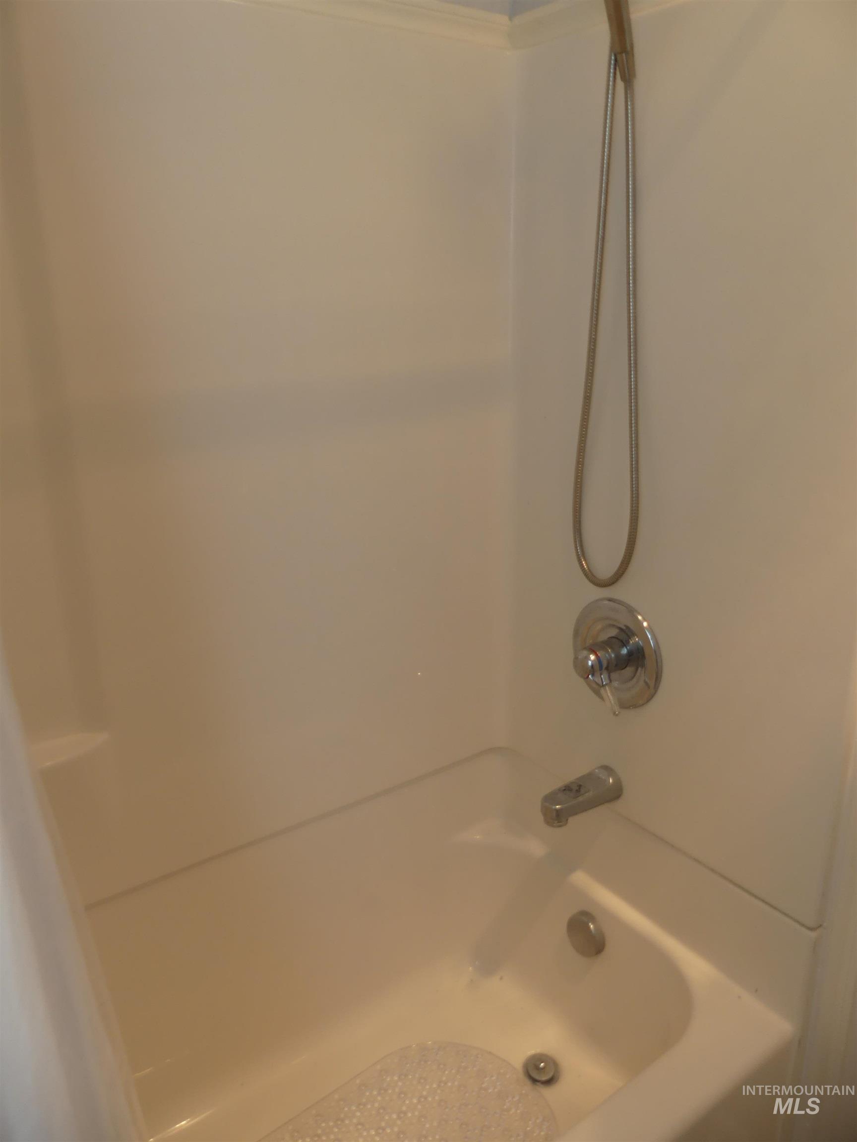 321 Spaulding Ave Property Photo 27