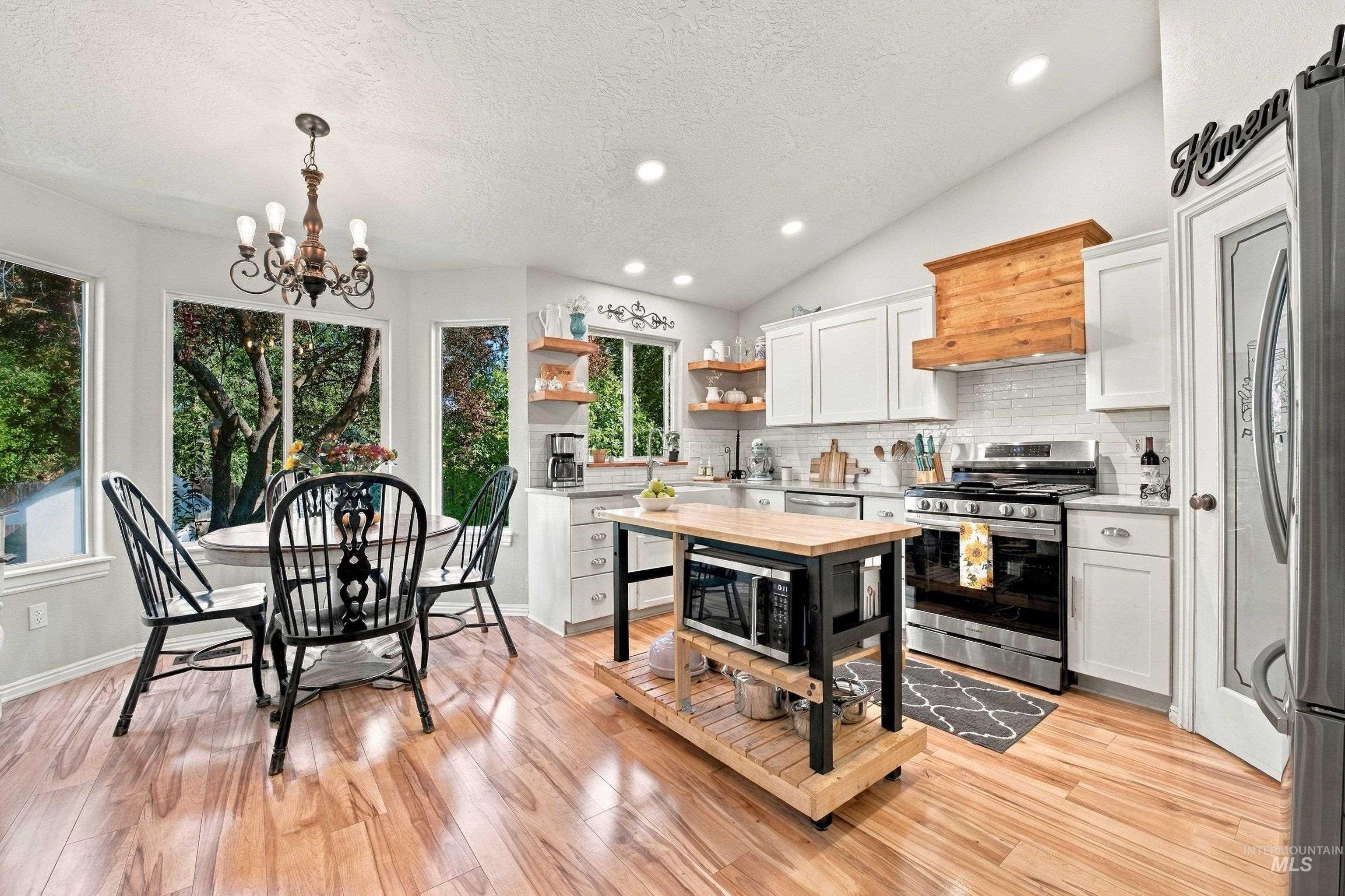 1226 New York St Property Photo 8